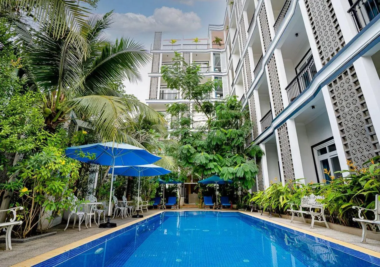 Swimming pool in Kampot View Boutique
