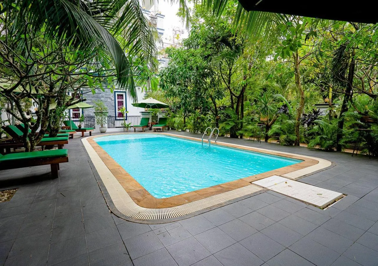 Swimming pool in Kampot View Boutique