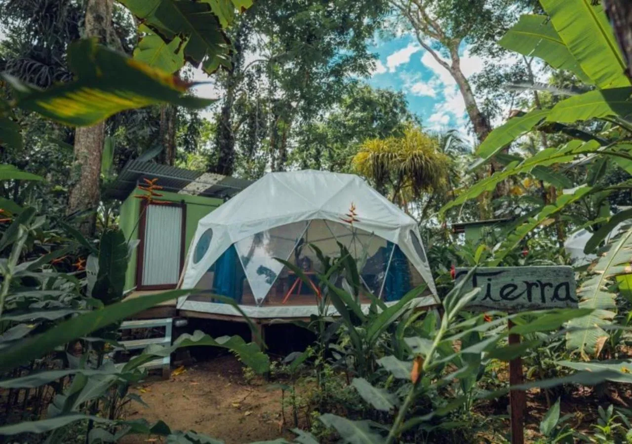 Garden view in Hotel Faith Glamping Dome Costa Rica