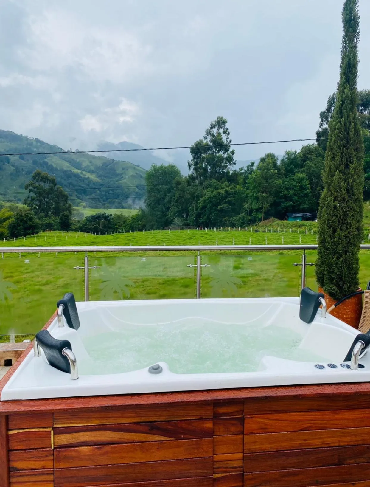 Hot Tub in Hotel Boutique Palmas de Salento