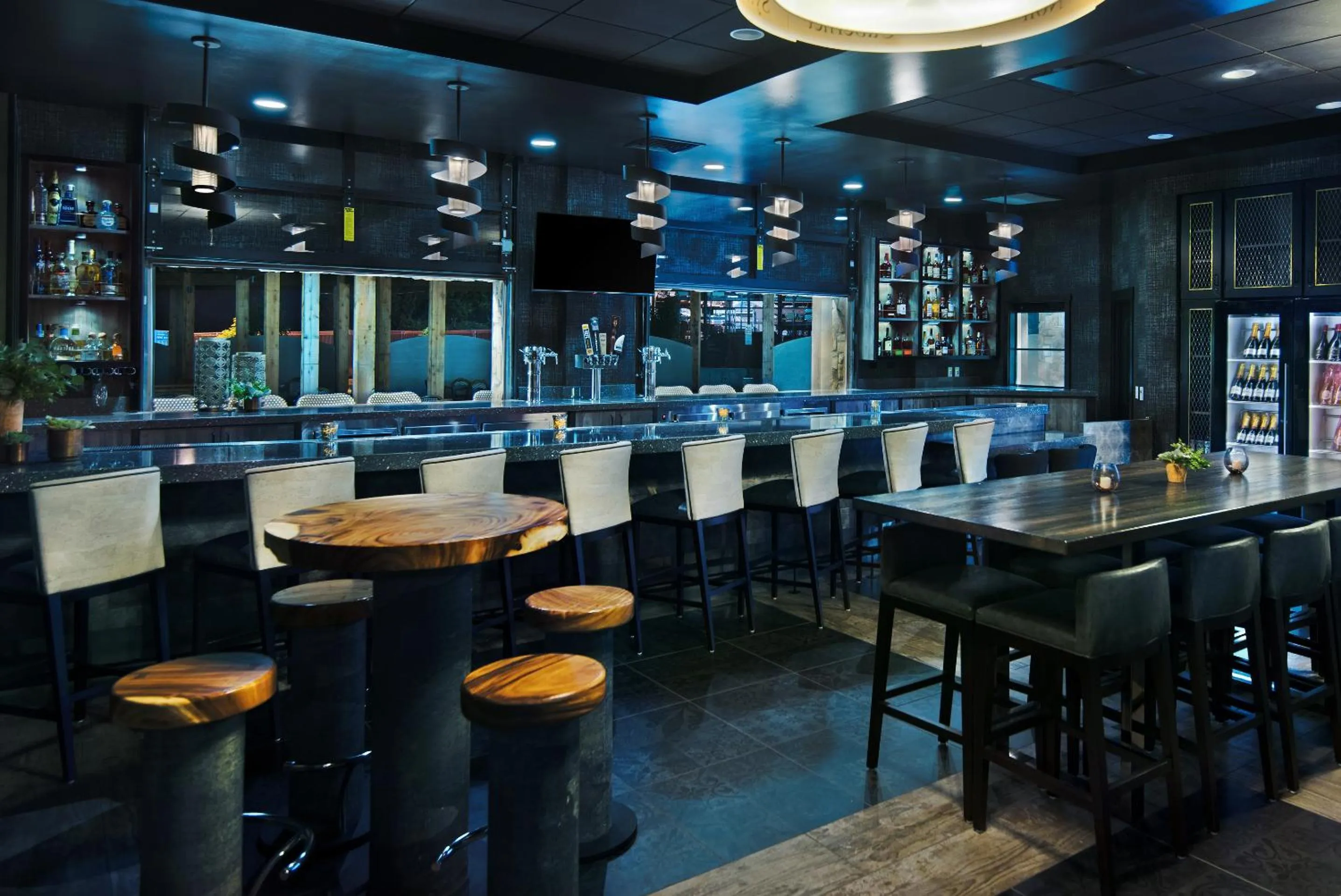 Restaurant/places to eat in Oxford Suites Sonoma - Rohnert Park