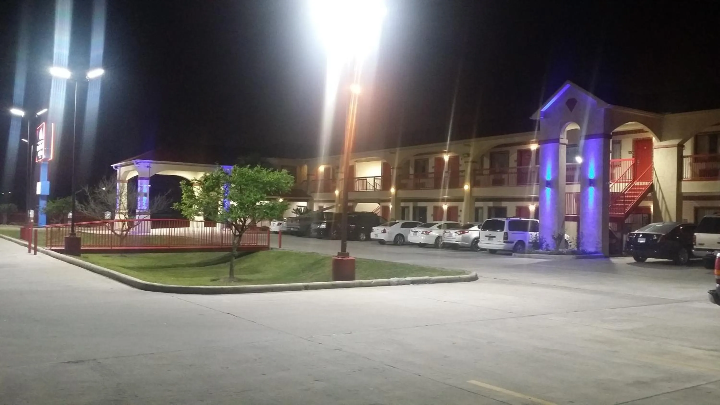 Night in Americas Best Value Inn & Suites Northeast Houston