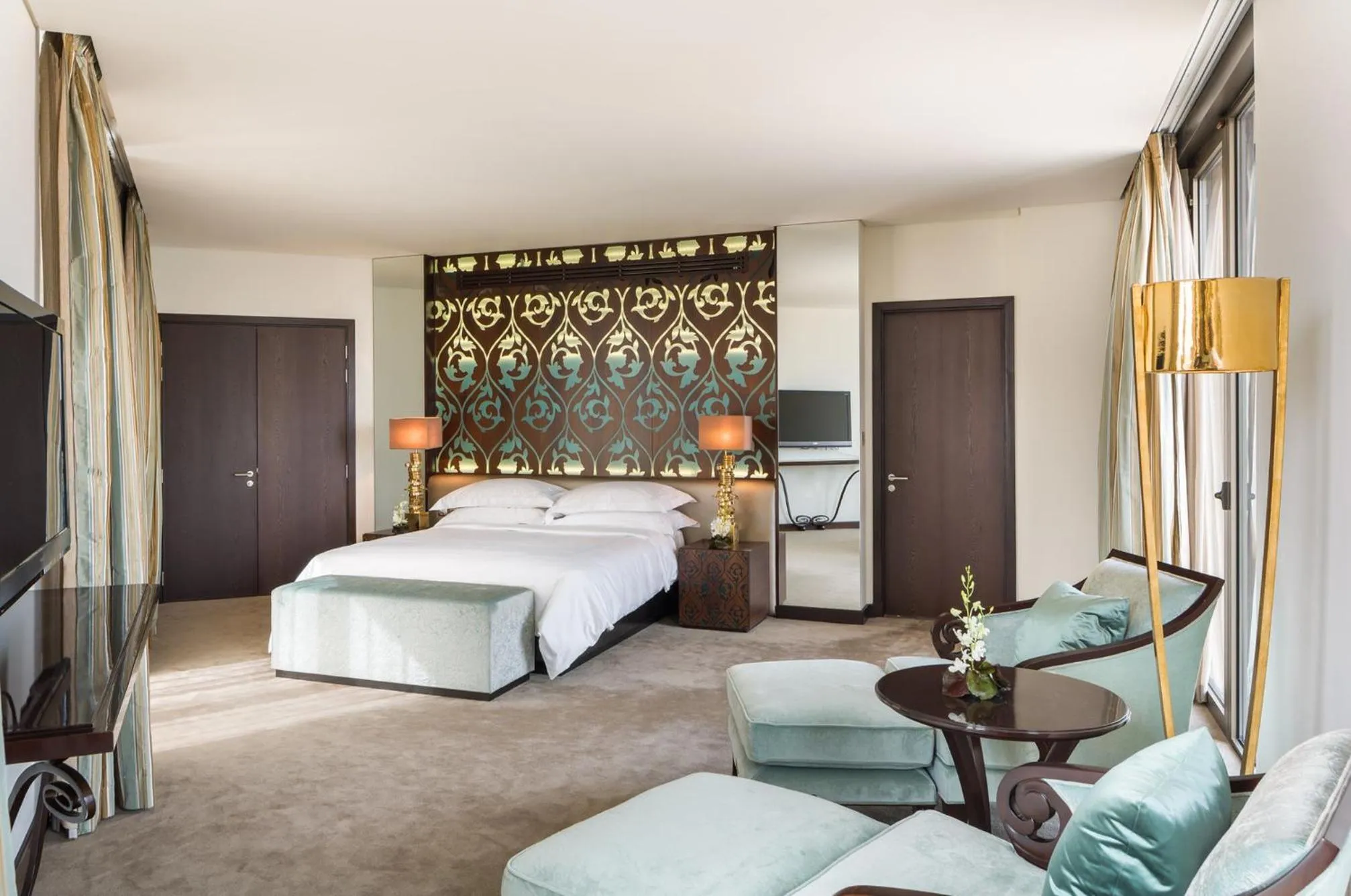 Photo of the whole room, Bed in Mandarin Oriental Al Faisaliah, Riyadh