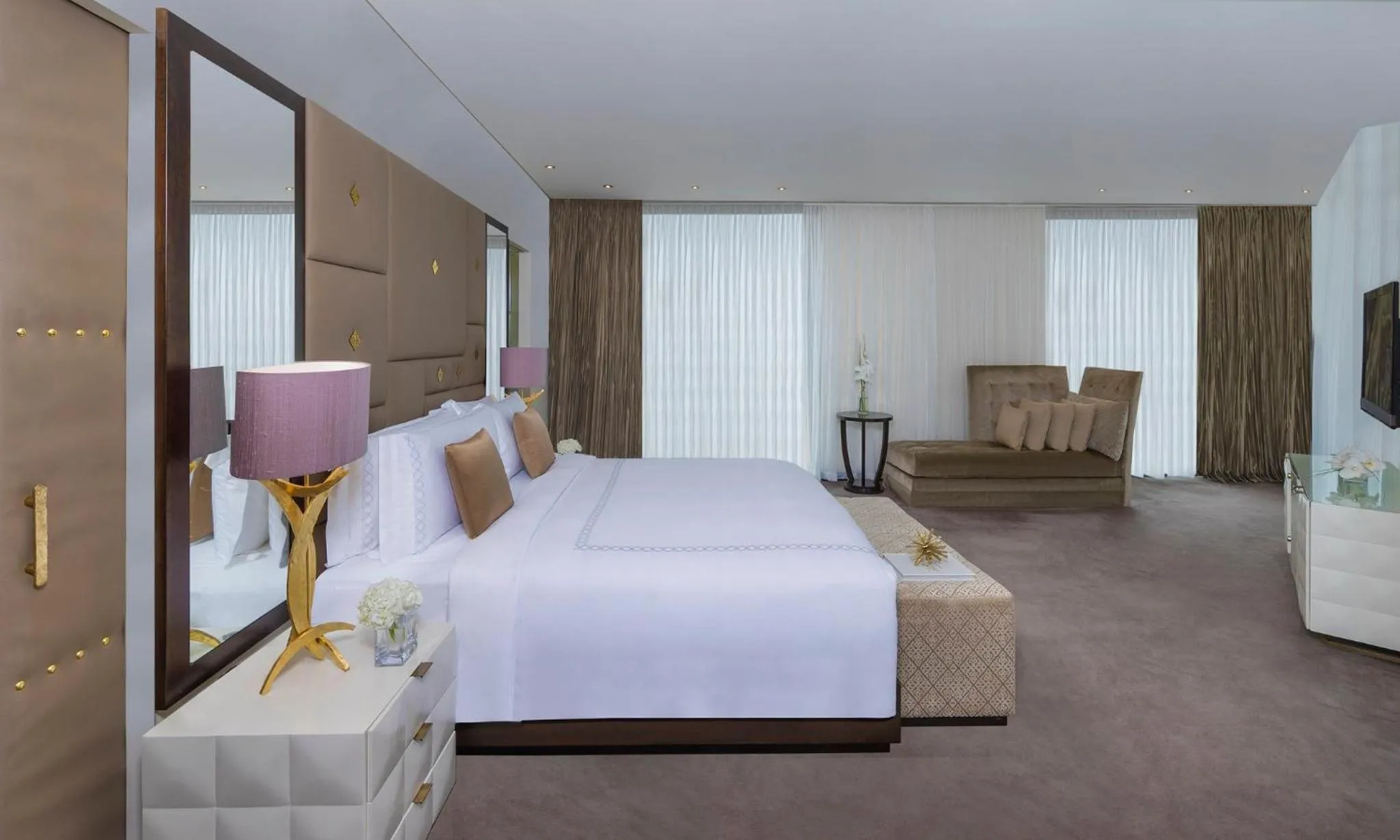 Game Room, Bed in Mandarin Oriental Al Faisaliah, Riyadh