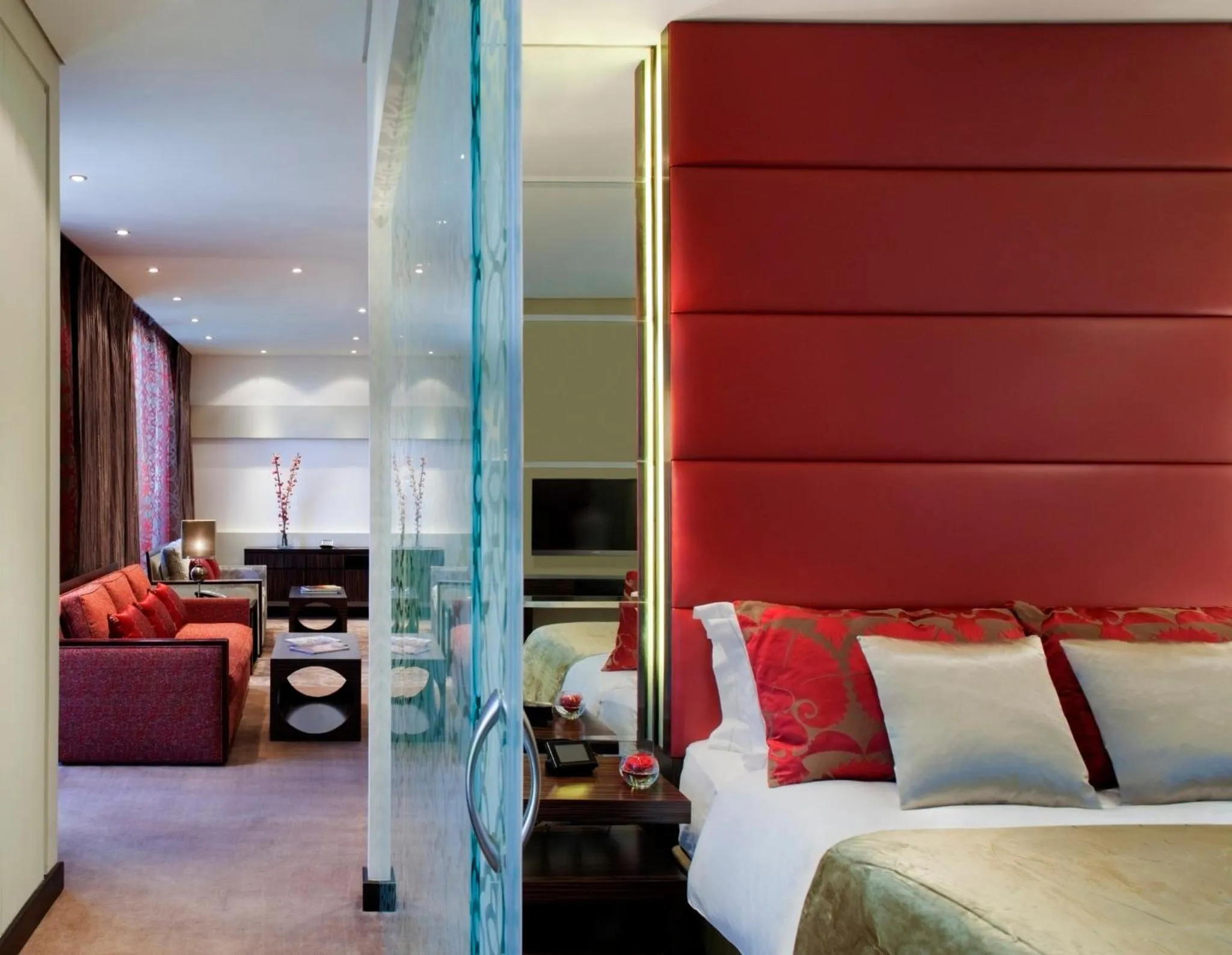 Photo of the whole room, Bed in Mandarin Oriental Al Faisaliah, Riyadh