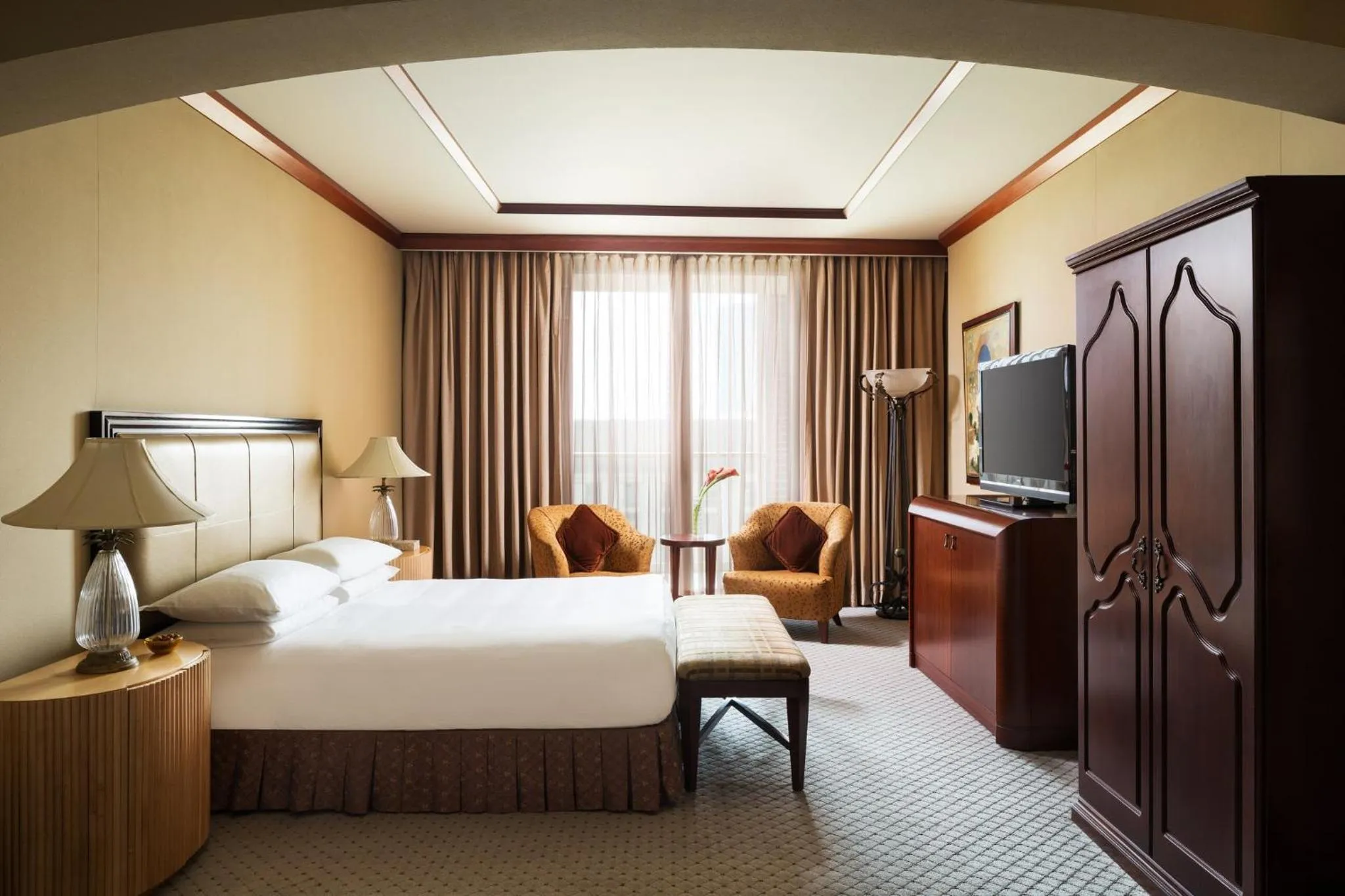 Photo of the whole room, Bed in Mandarin Oriental Al Faisaliah, Riyadh