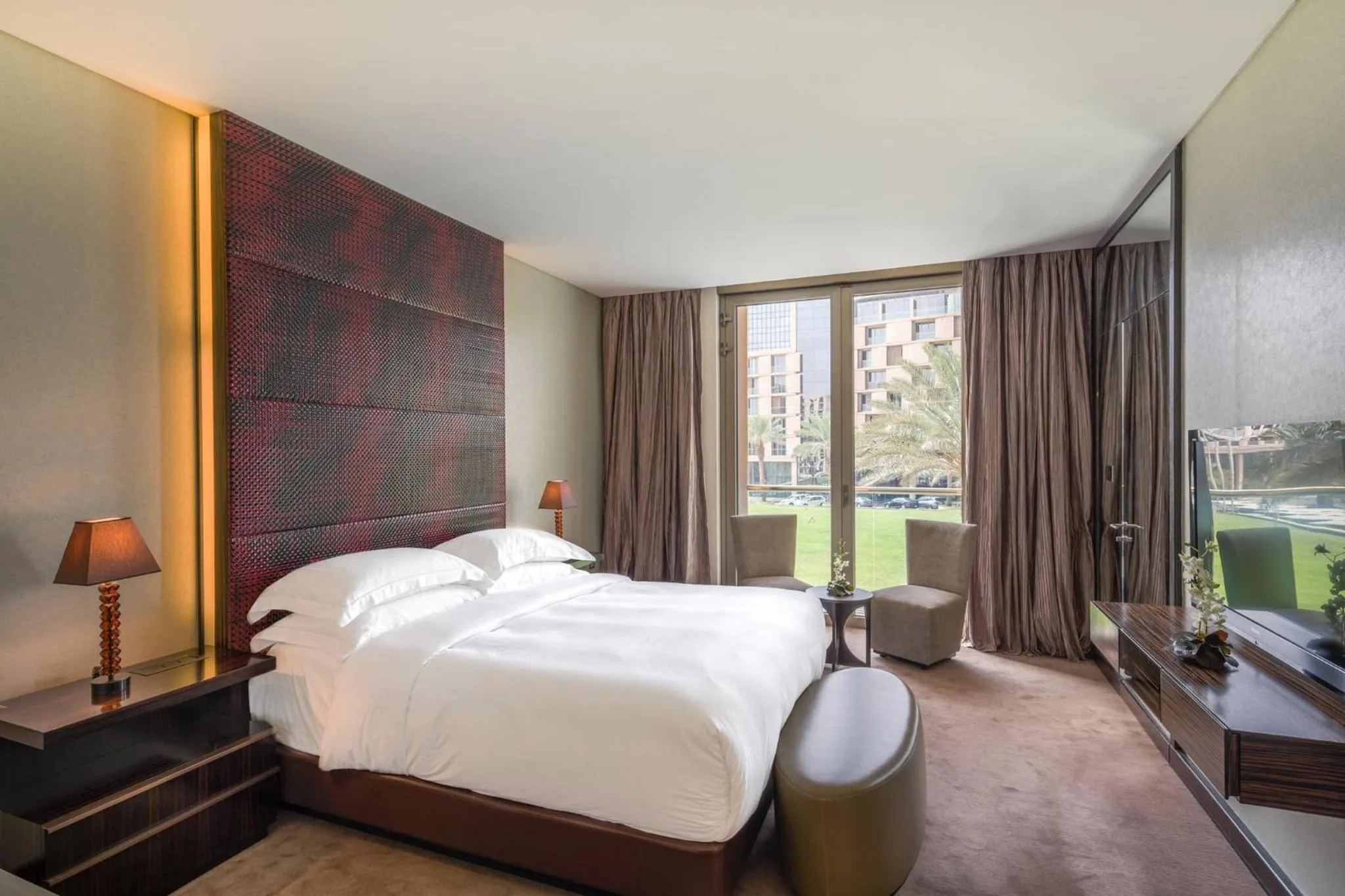 Photo of the whole room, Bed in Mandarin Oriental Al Faisaliah, Riyadh