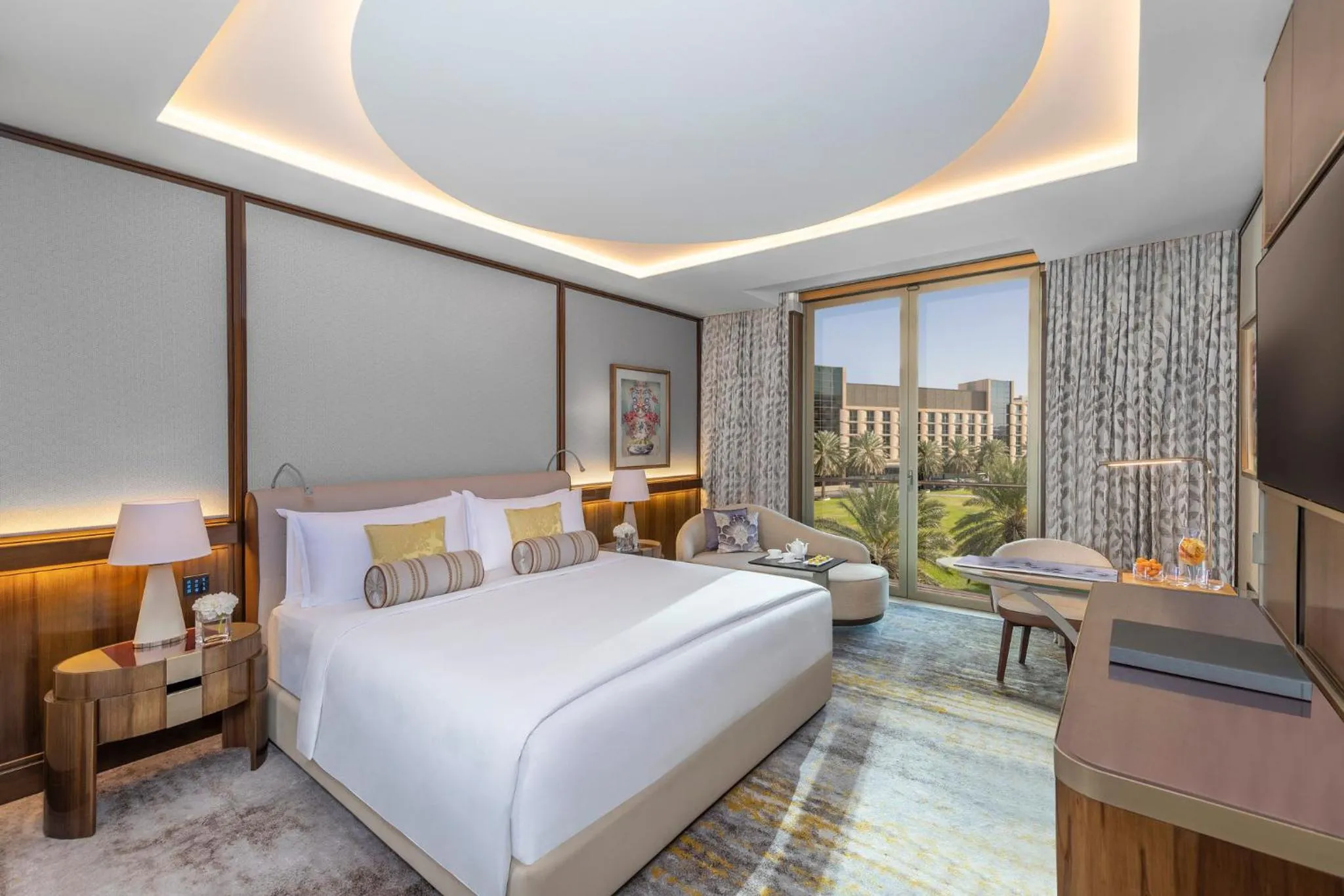 Photo of the whole room, Bed in Mandarin Oriental Al Faisaliah, Riyadh