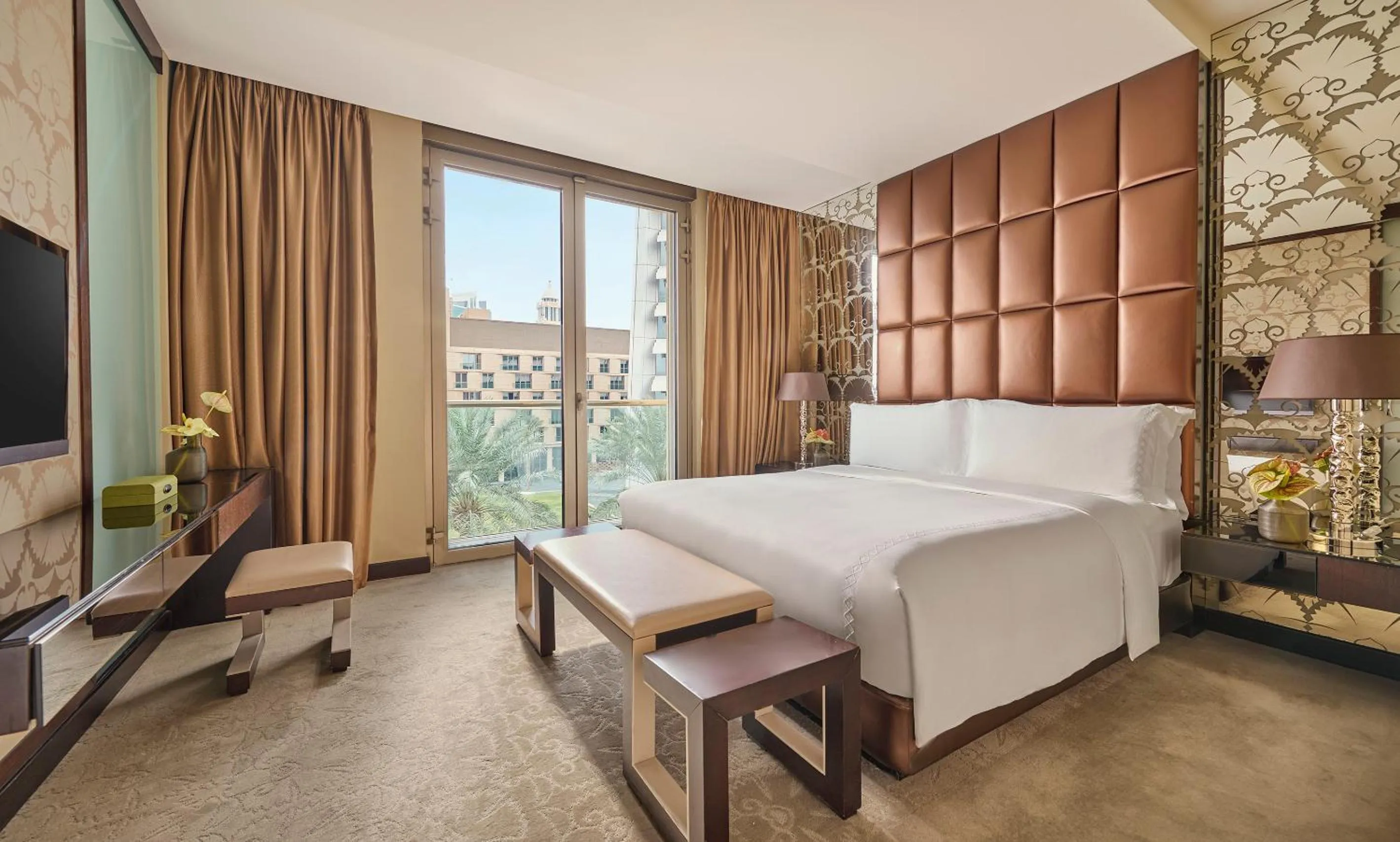Photo of the whole room, Bed in Mandarin Oriental Al Faisaliah, Riyadh