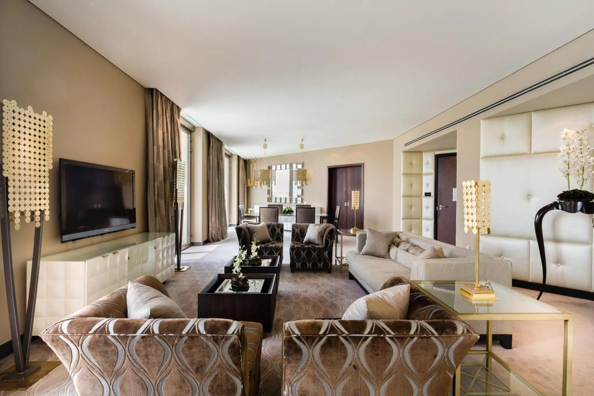 Photo of the whole room, Bed in Mandarin Oriental Al Faisaliah, Riyadh