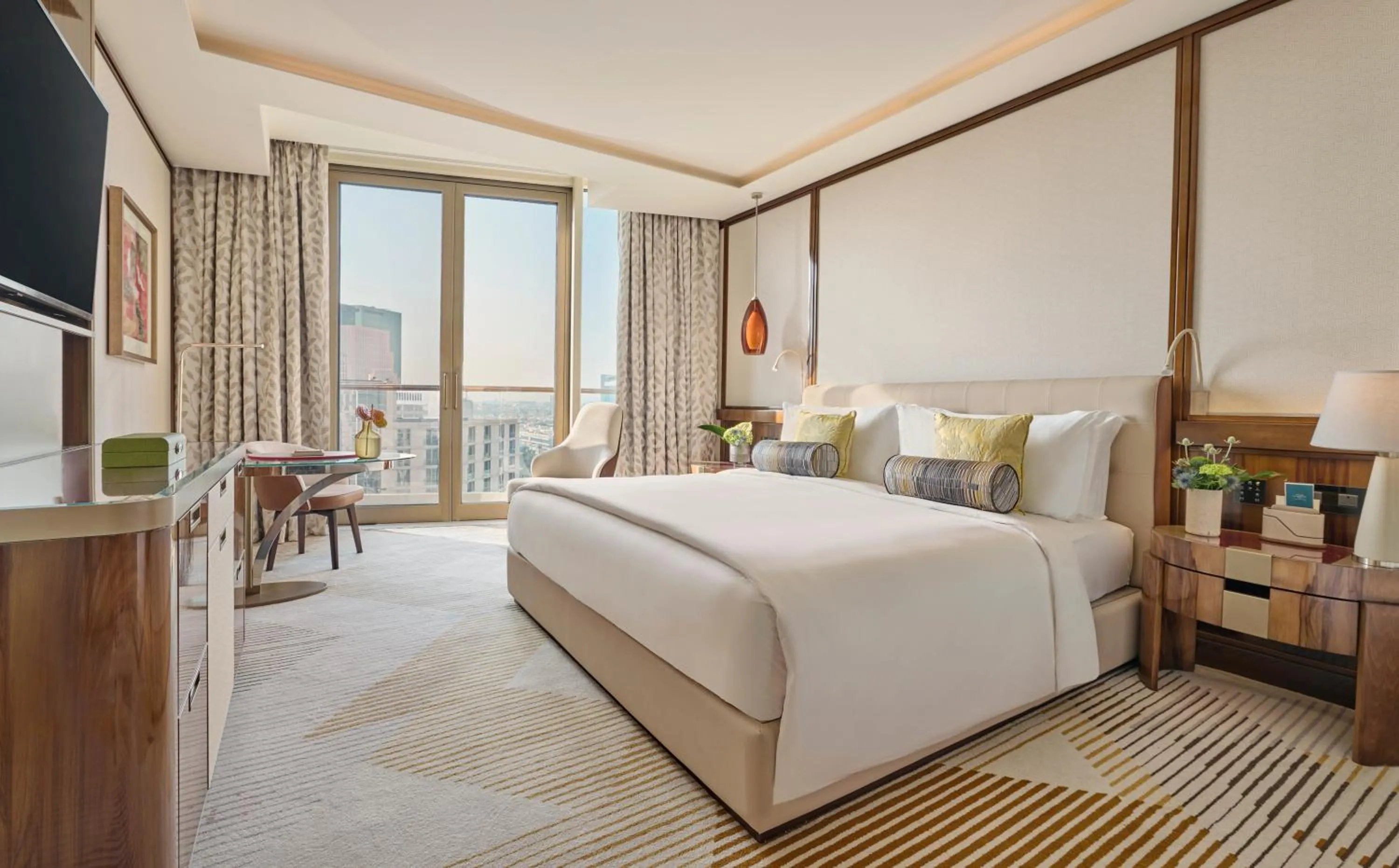 Bed in Mandarin Oriental Al Faisaliah, Riyadh