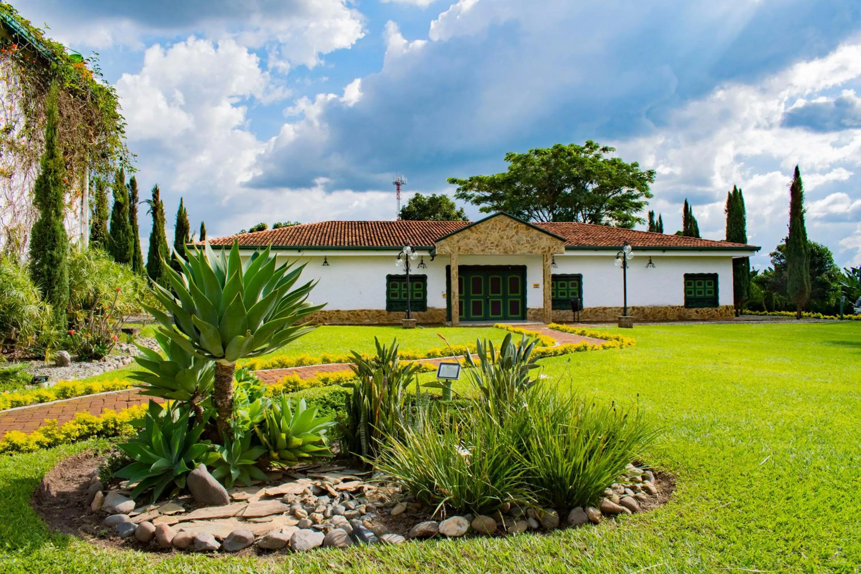 Property building in Hotel Campestre Cafe Cafe