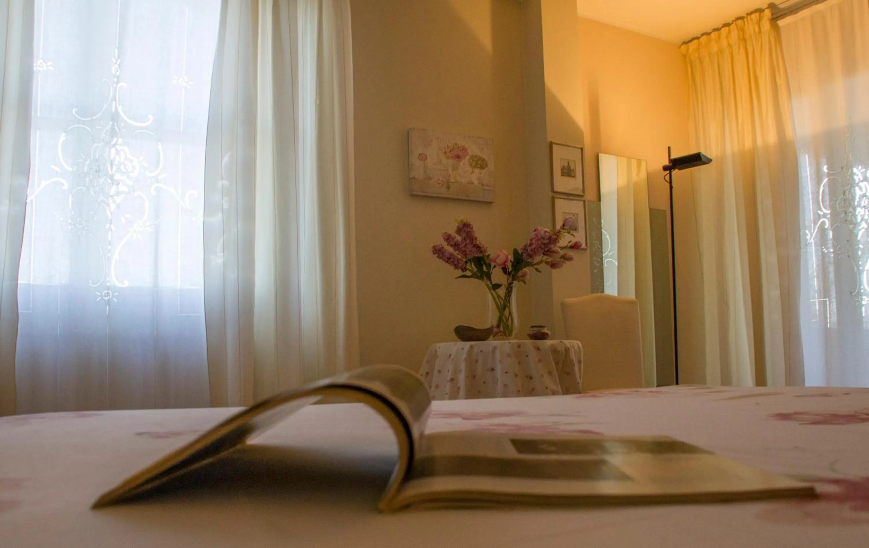 Decorative detail, Bed in Il Giardino delle Rose