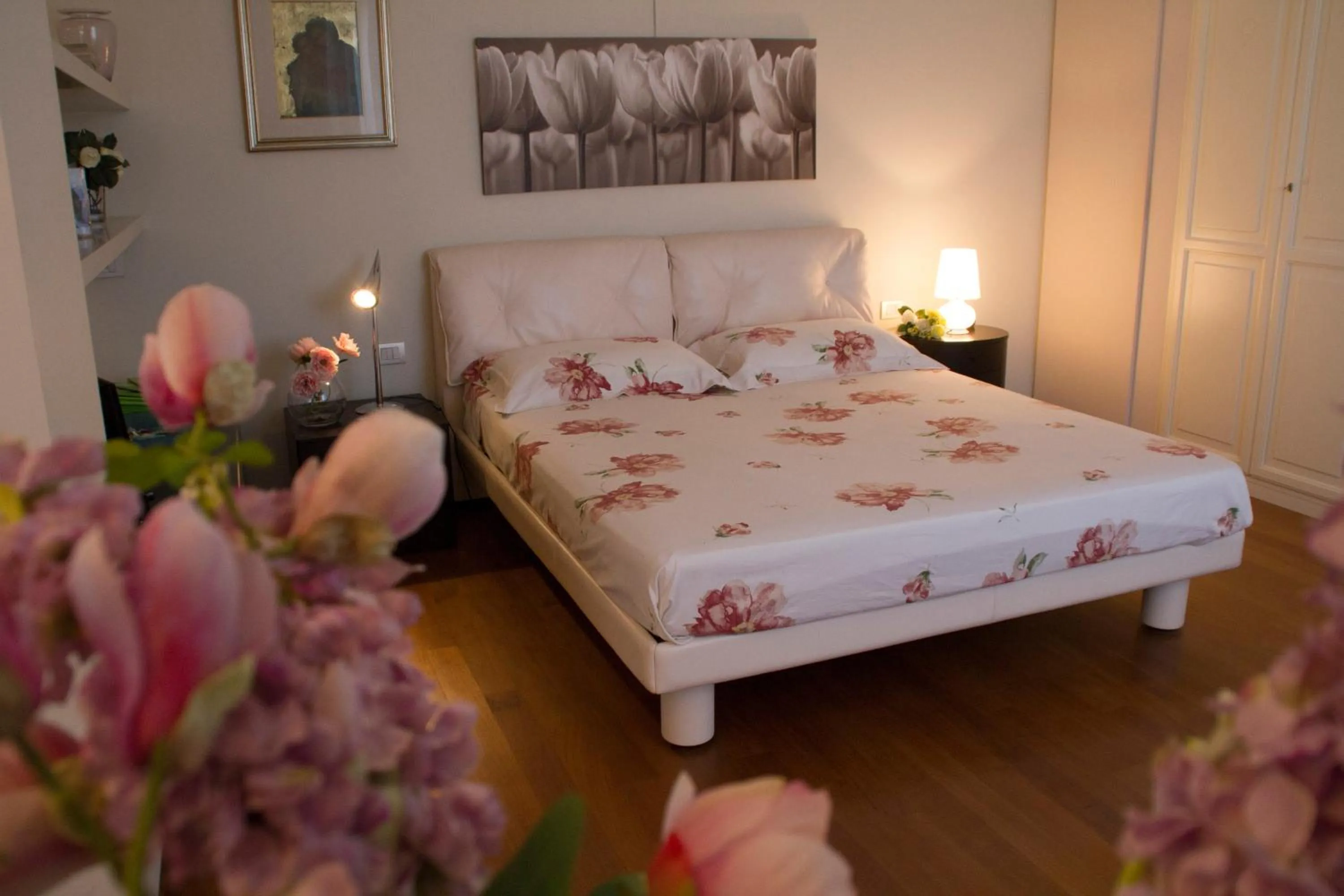 Photo of the whole room, Bed in Il Giardino delle Rose