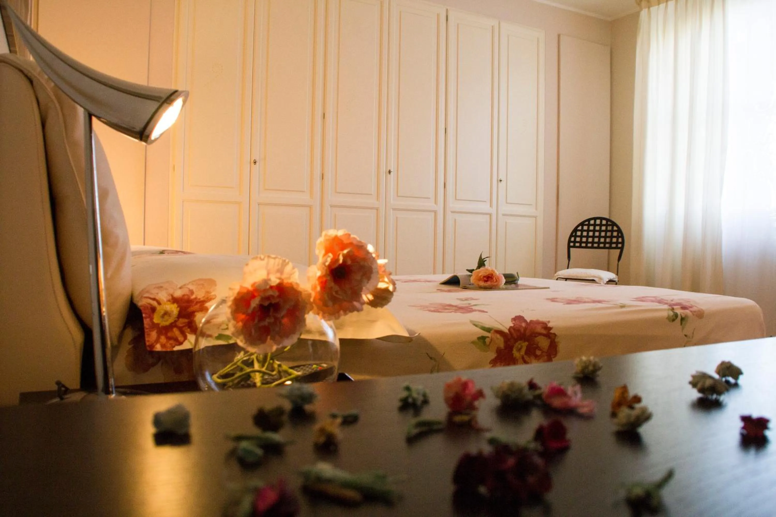 Decorative detail, Bed in Il Giardino delle Rose