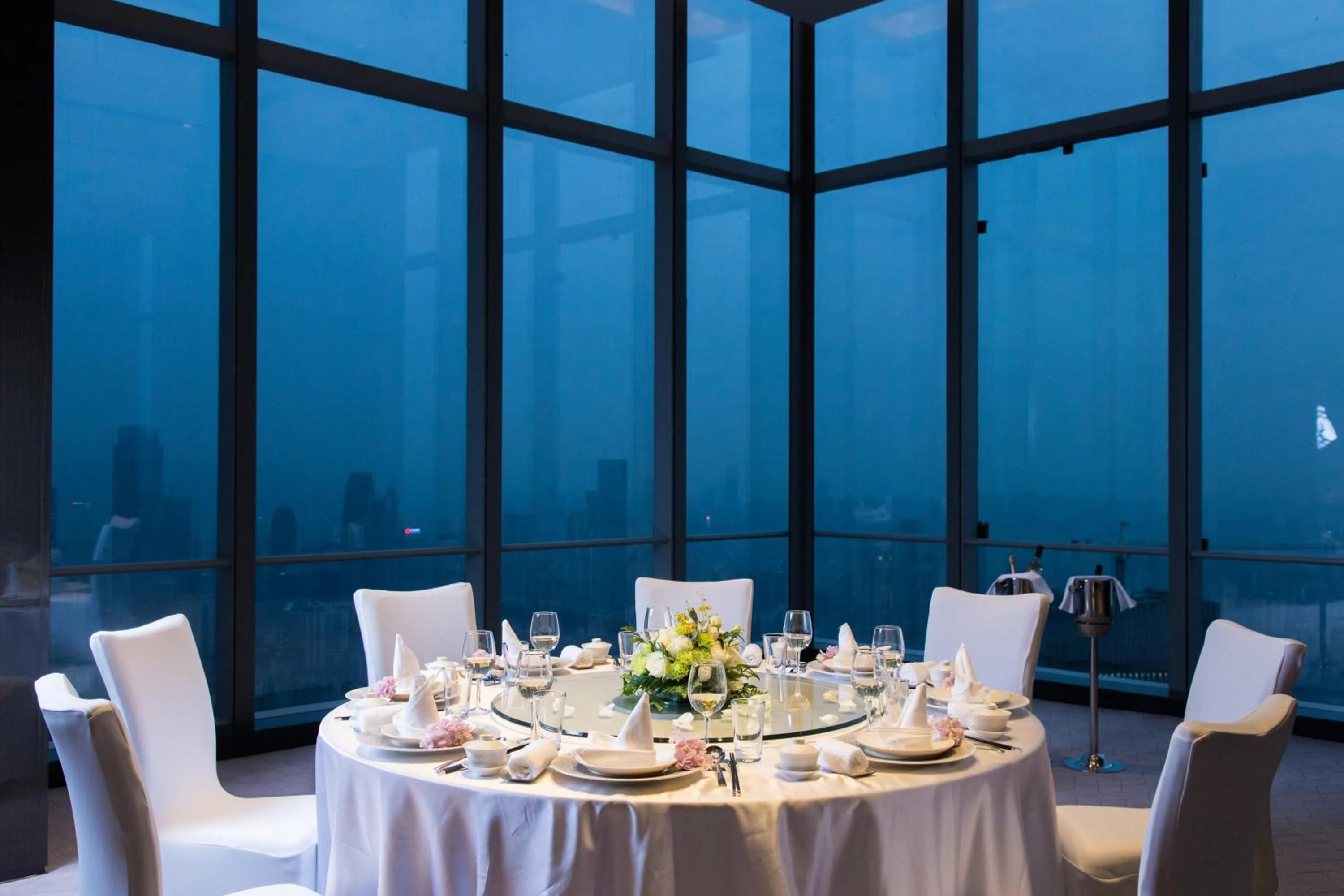 Restaurant/places to eat in Niccolo Chongqing