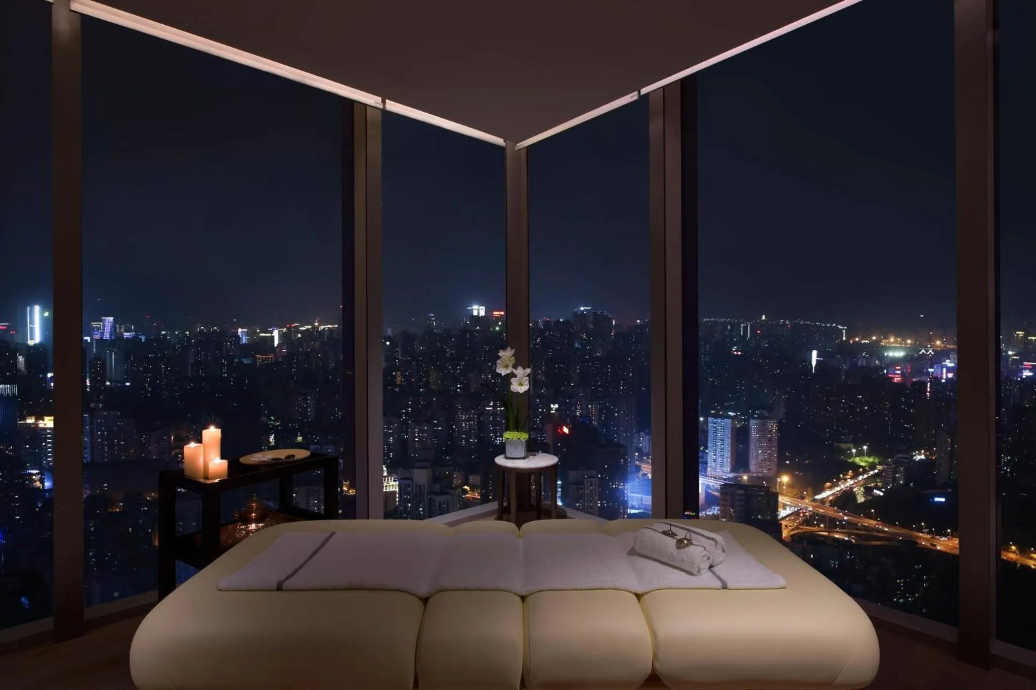 Photo of the whole room in Niccolo Chongqing