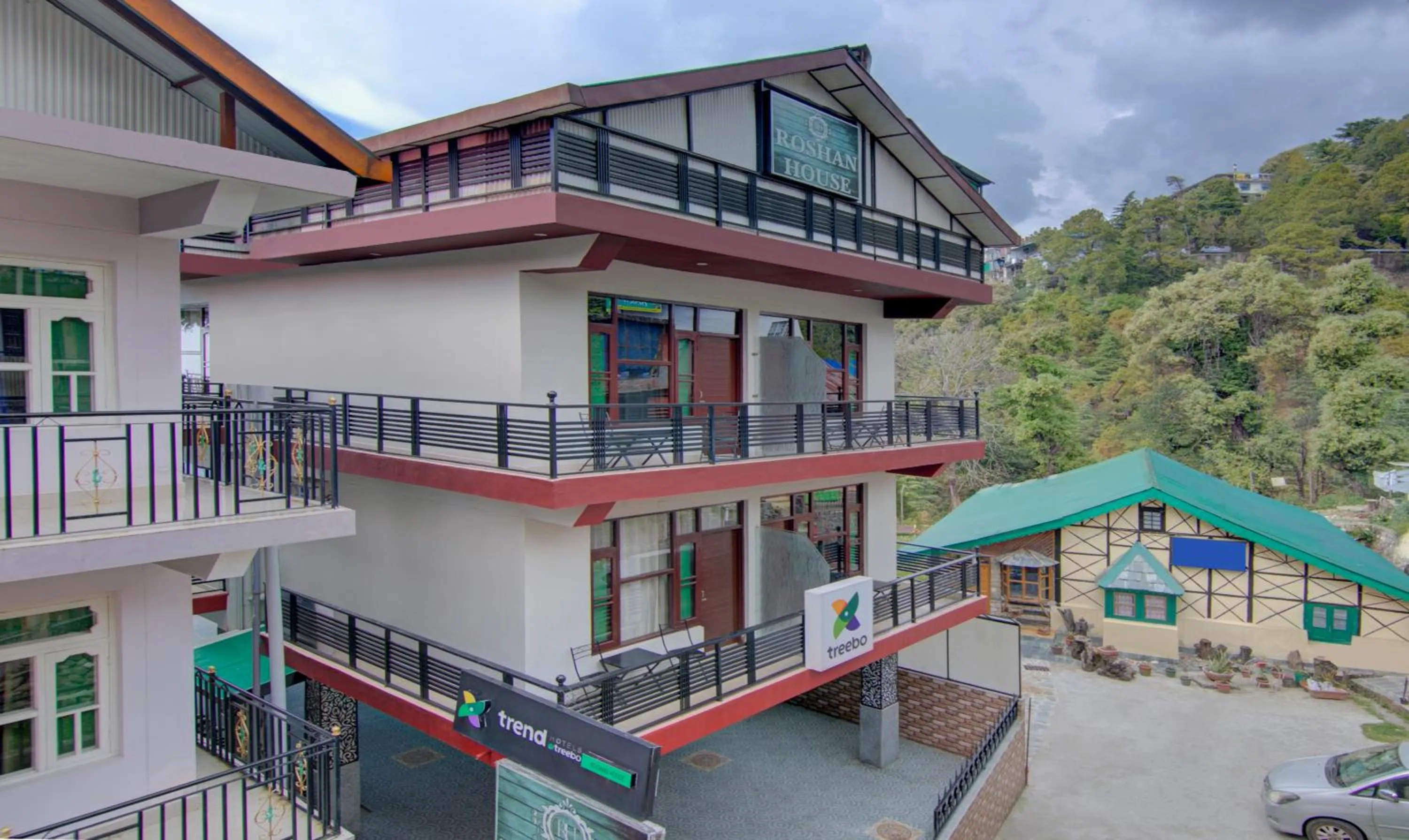 Property building in Treebo Roshan House with Valley View