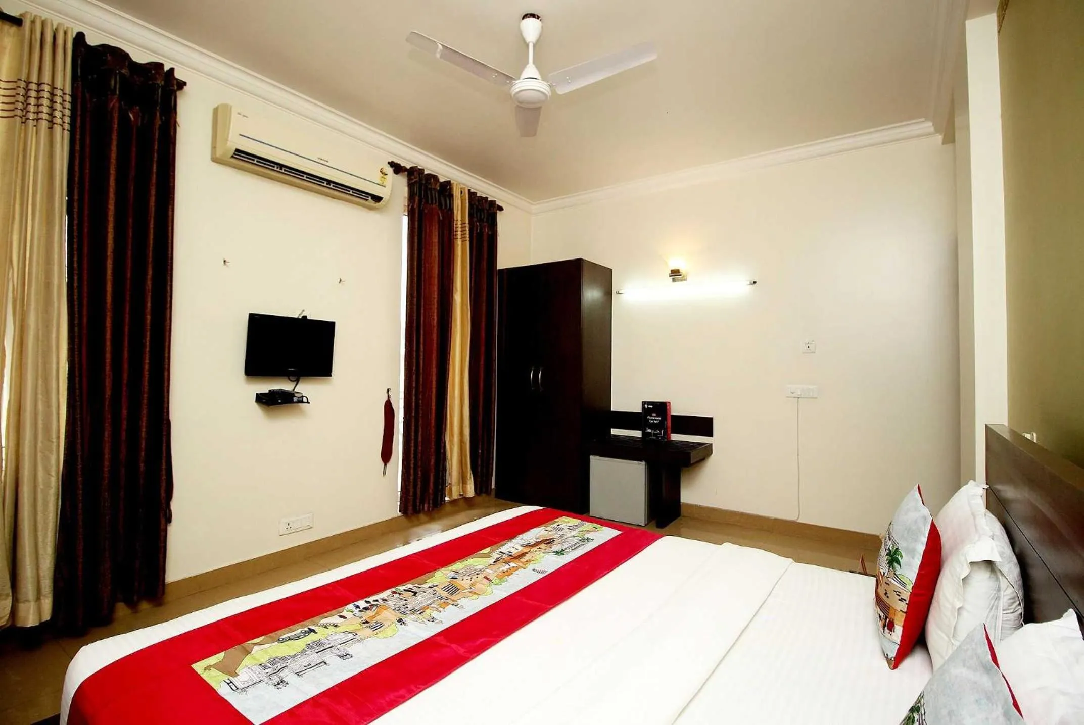 Bedroom, Bed in Collection O Sakshi