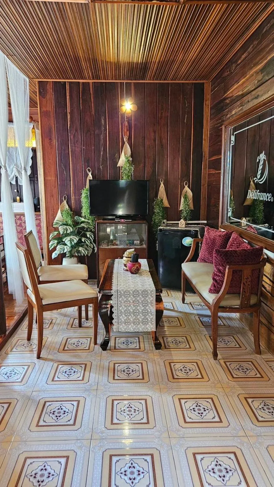 The Antique Riverside Resort