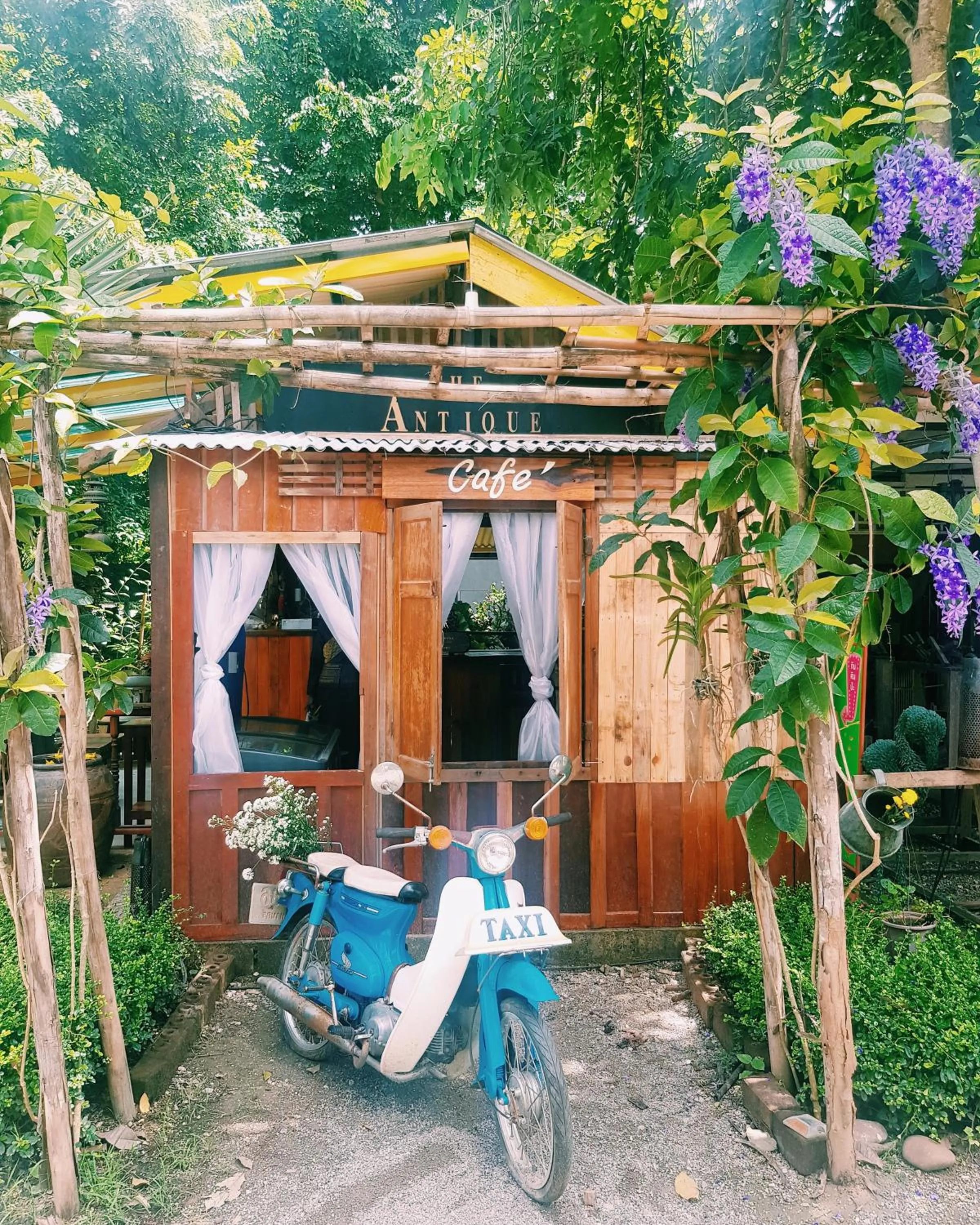 Garden in The Antique Riverside Resort