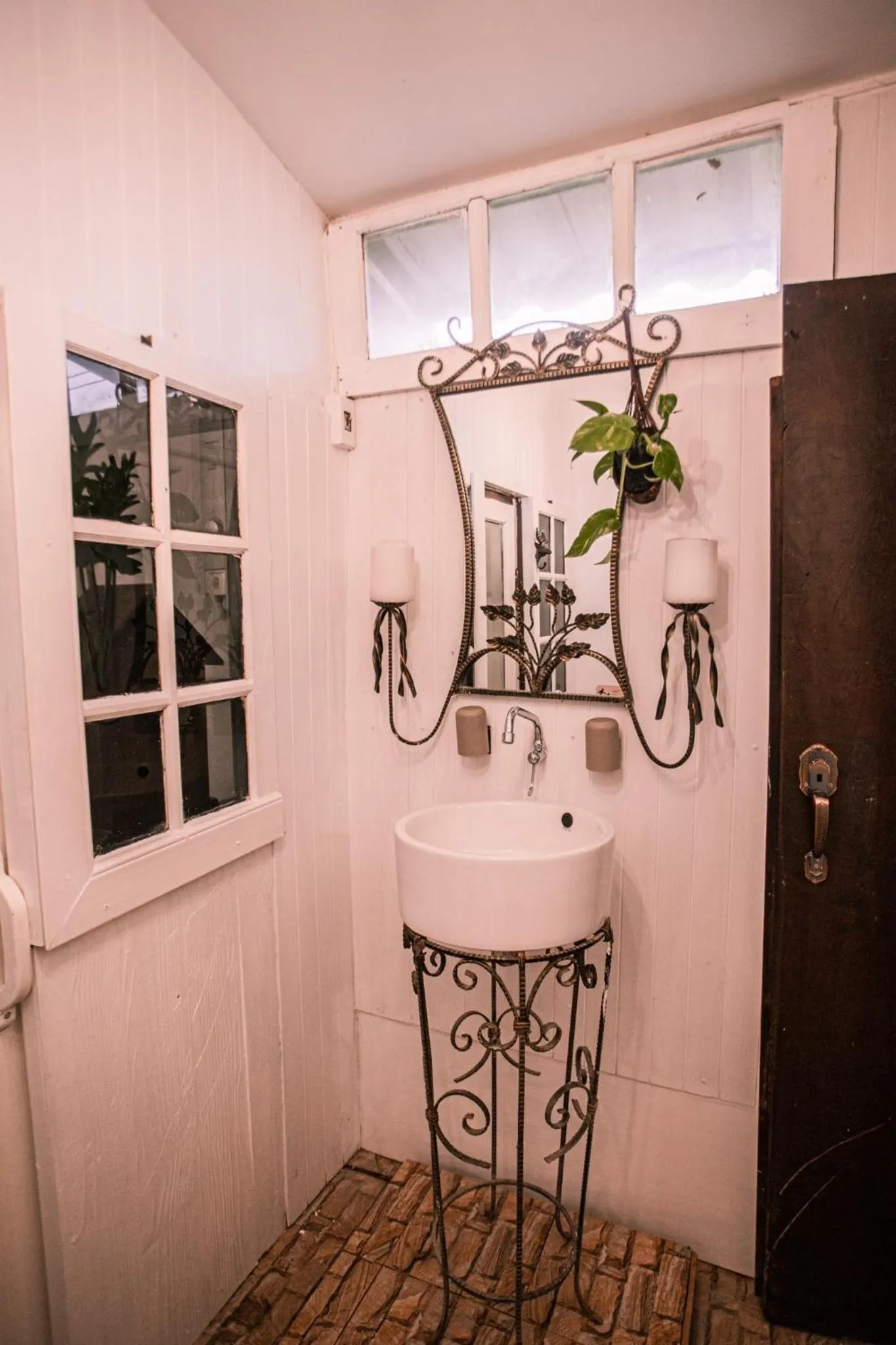 The Antique Riverside Resort