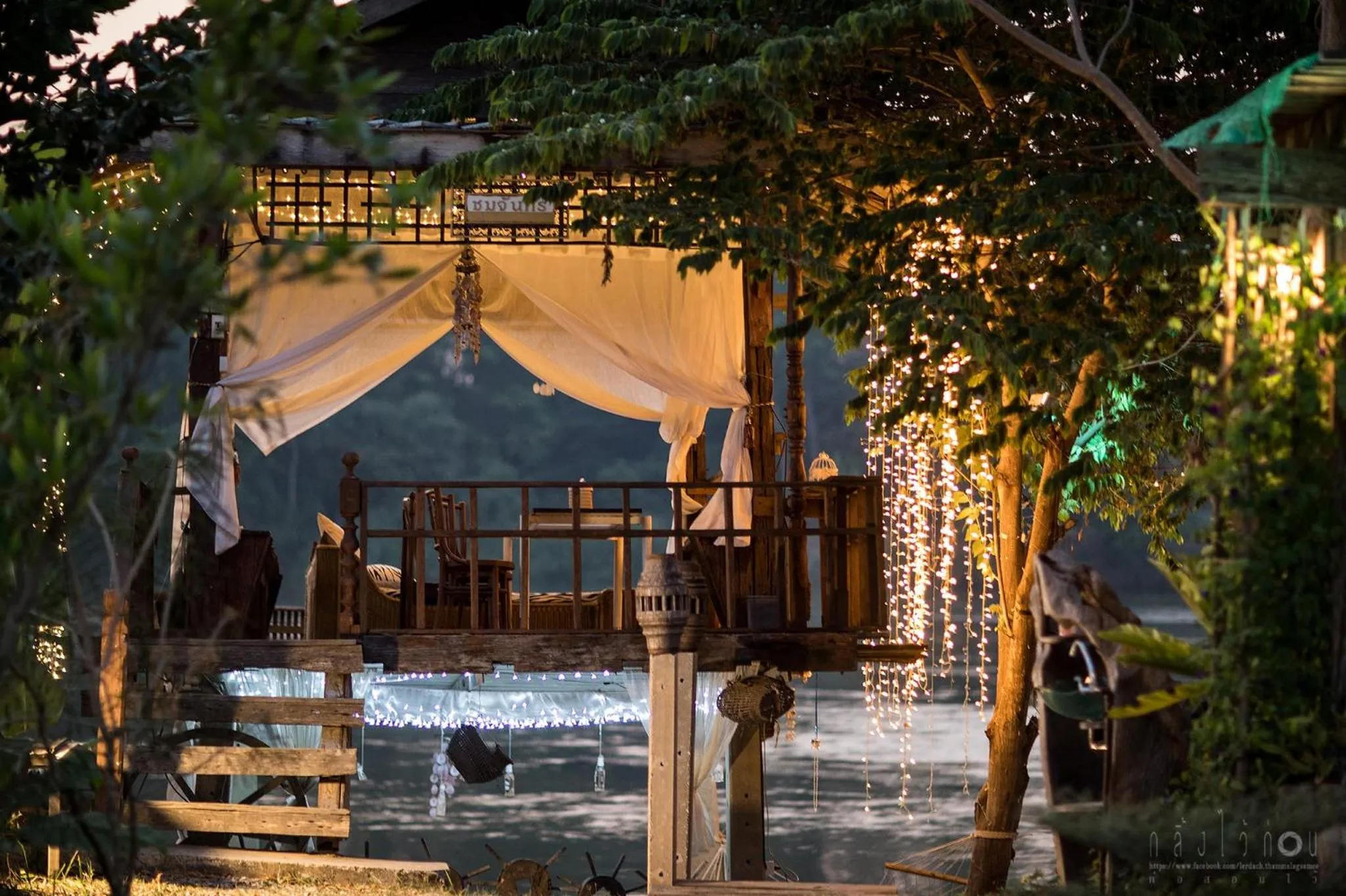 Restaurant/places to eat in The Antique Riverside Resort