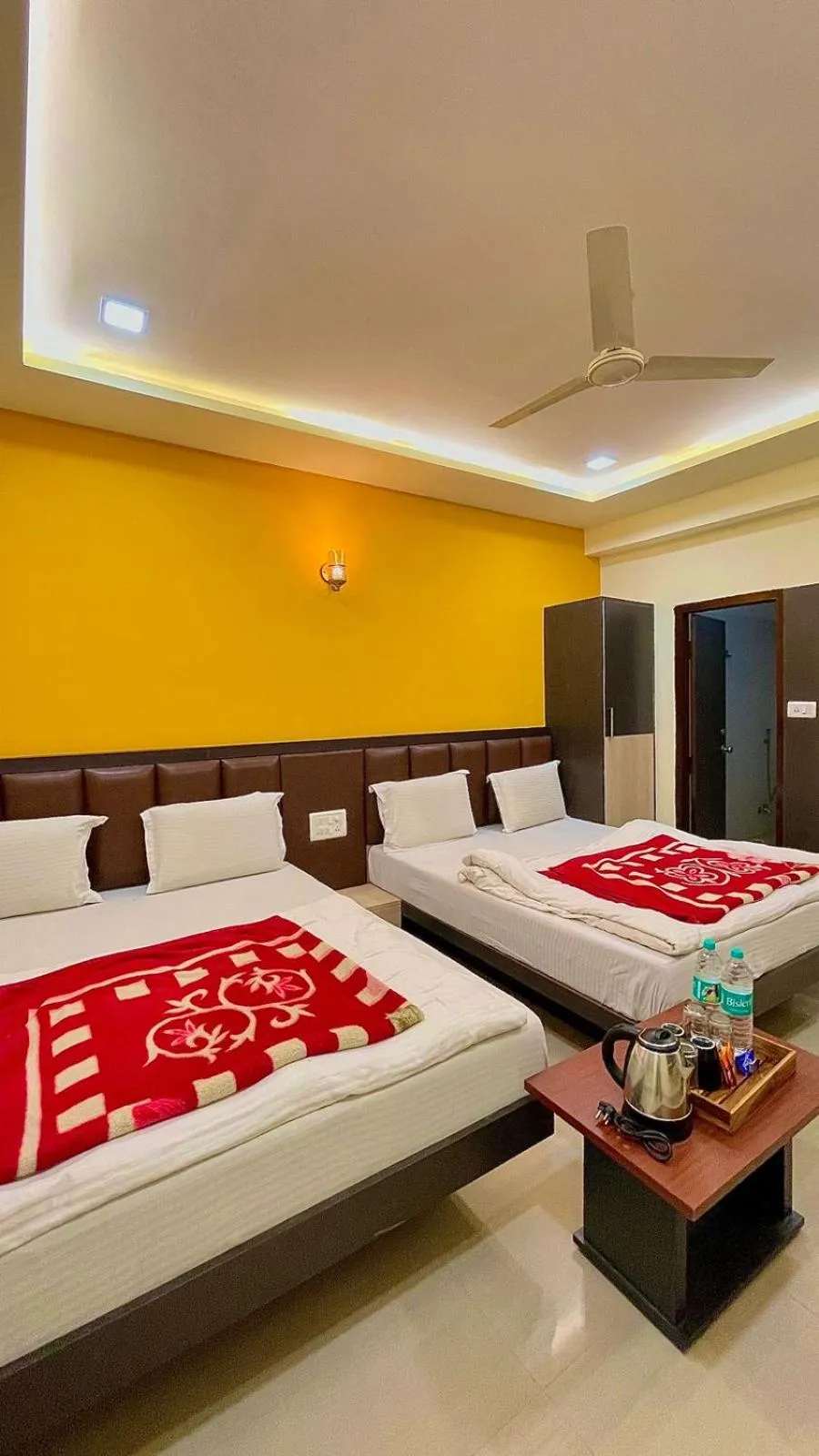 Bed in Hotel Ashapura Palace