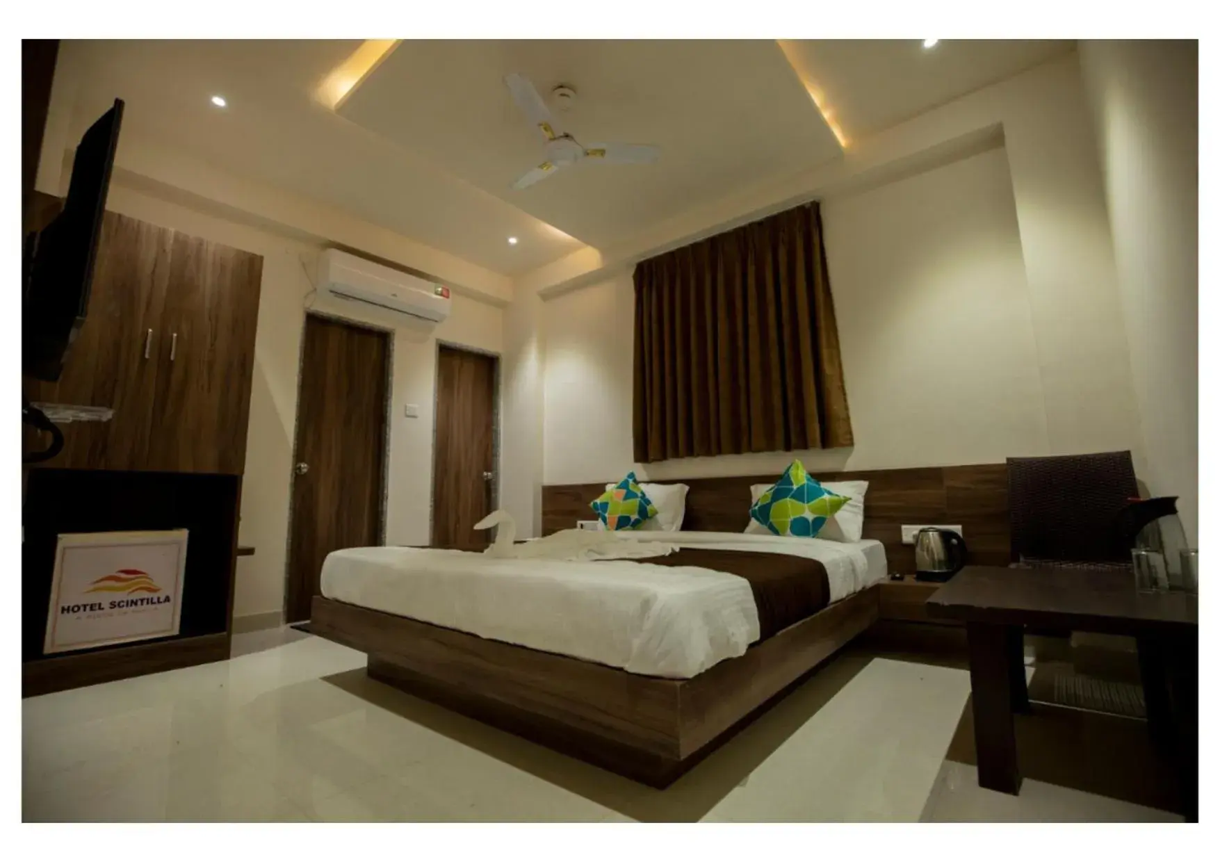 Deluxe Double Room with Balcony in Hotel Scintilla Deluxe Double Room with Balcony in Hotel Scintilla