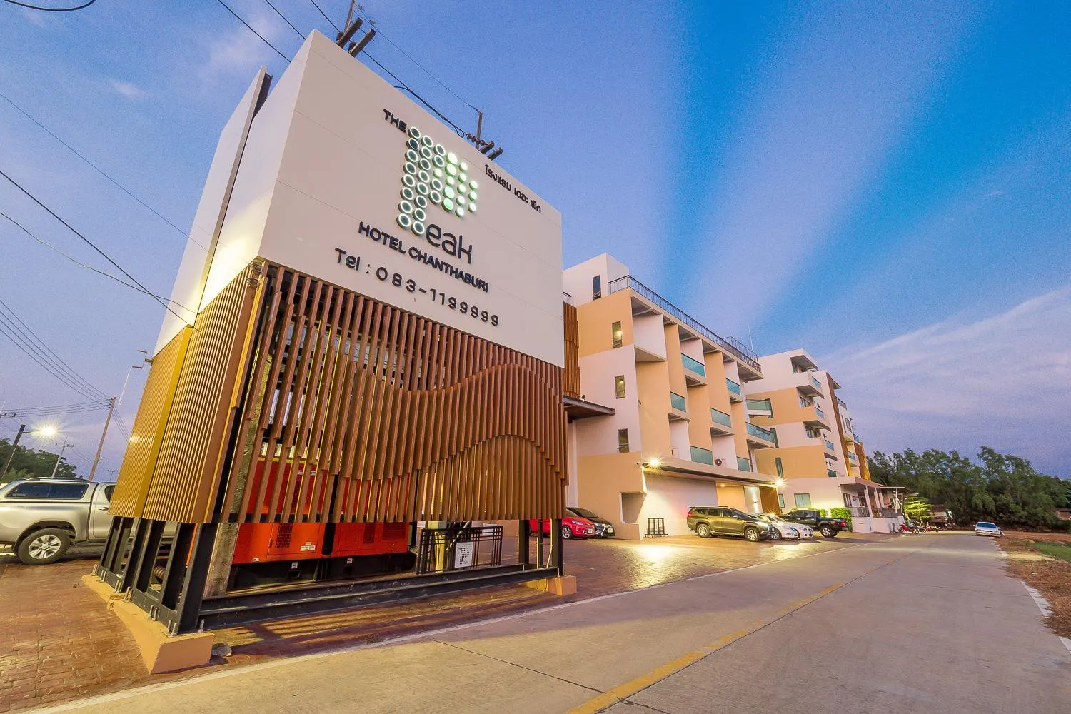 Facade/entrance in The Peak