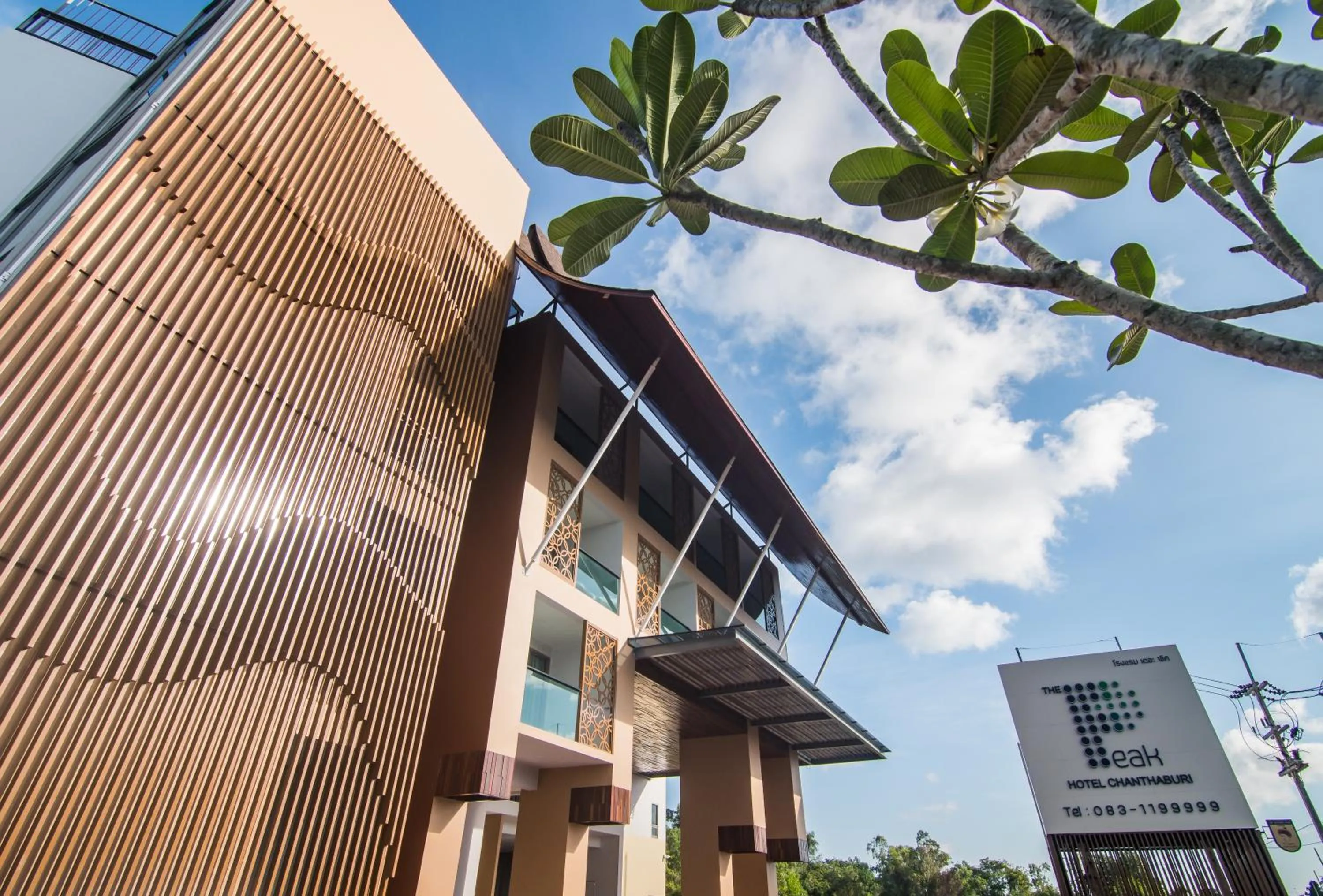 Facade/entrance in The Peak