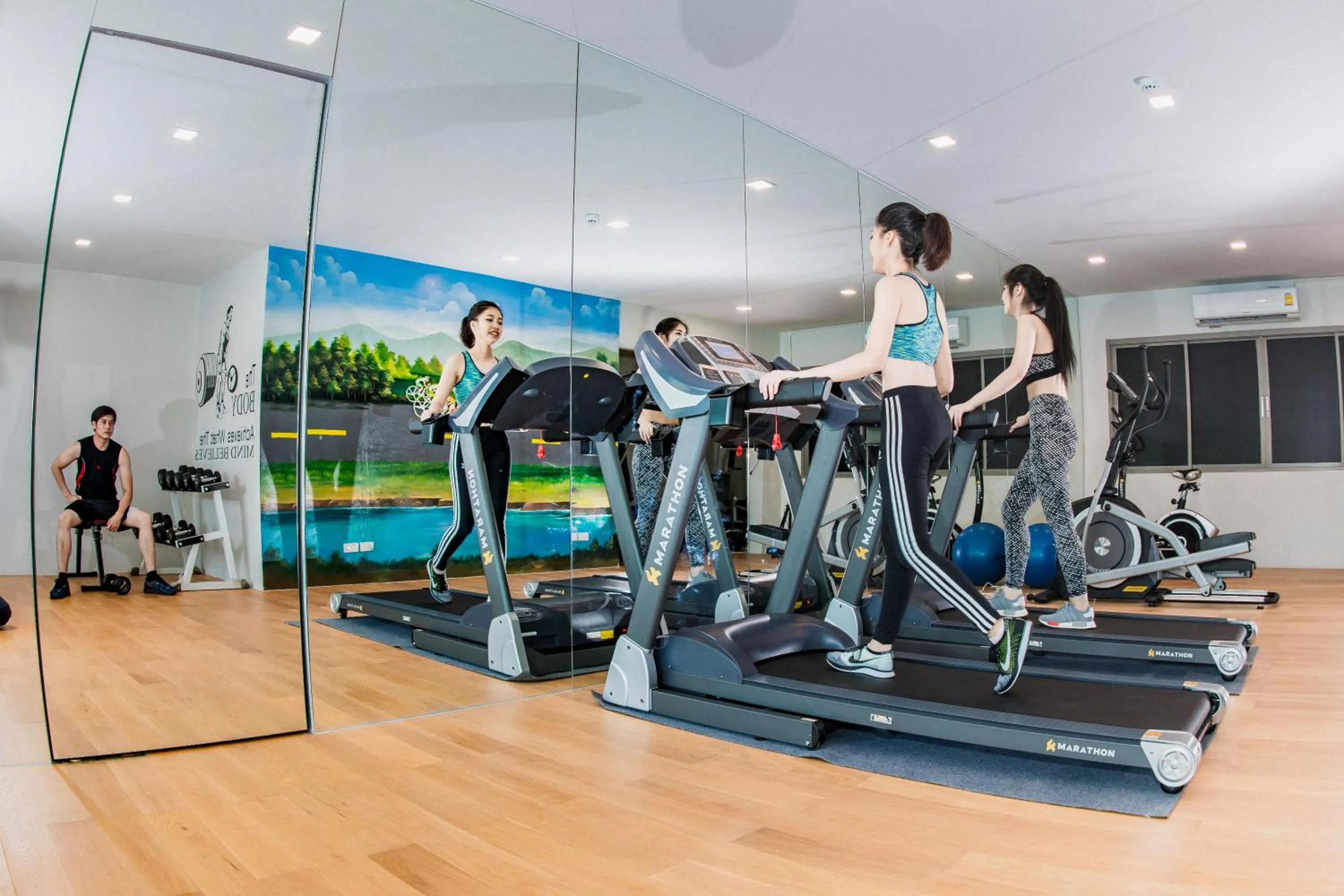 Fitness centre/facilities in The Peak