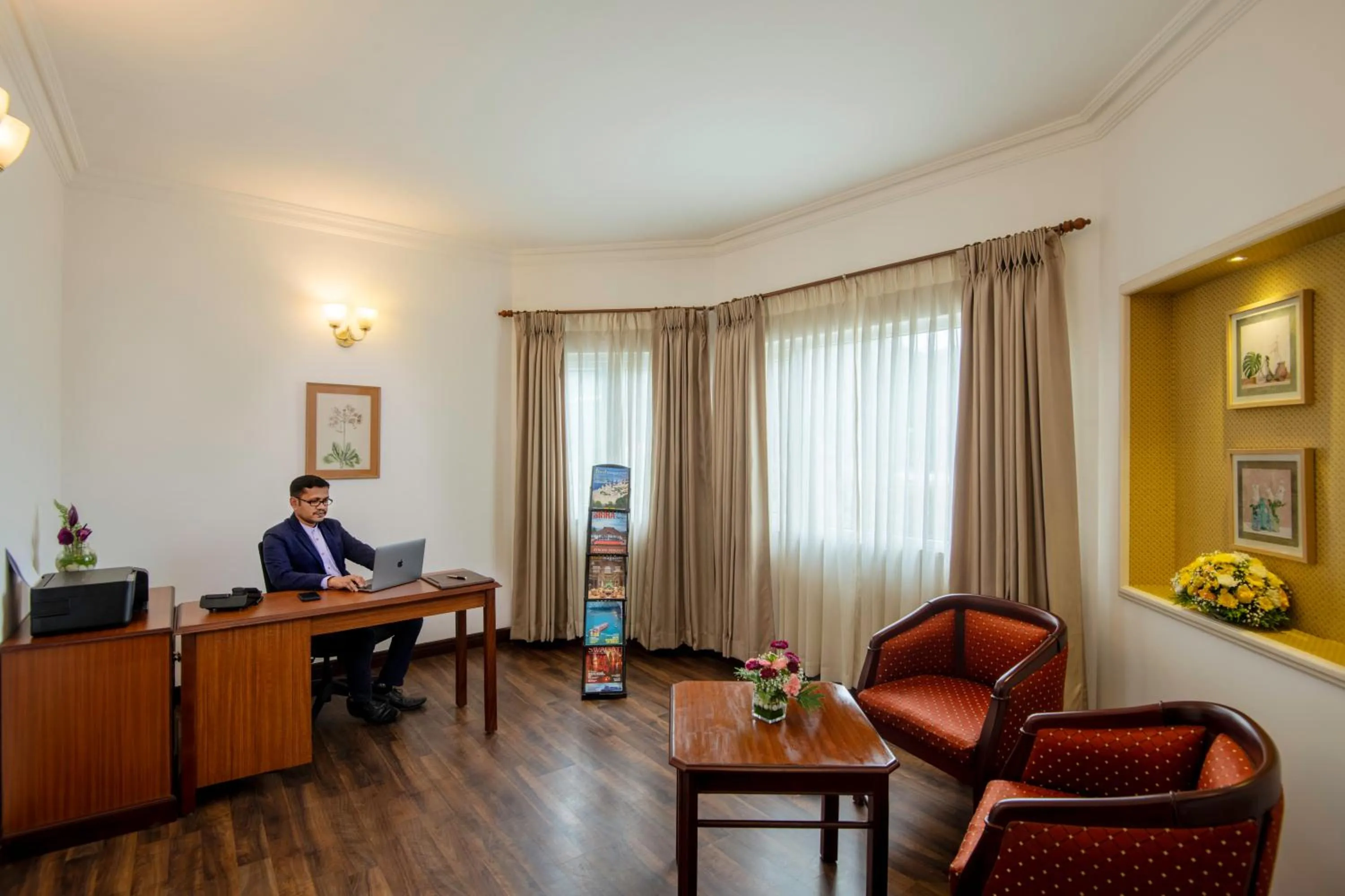 Business facilities in Issacs Residency