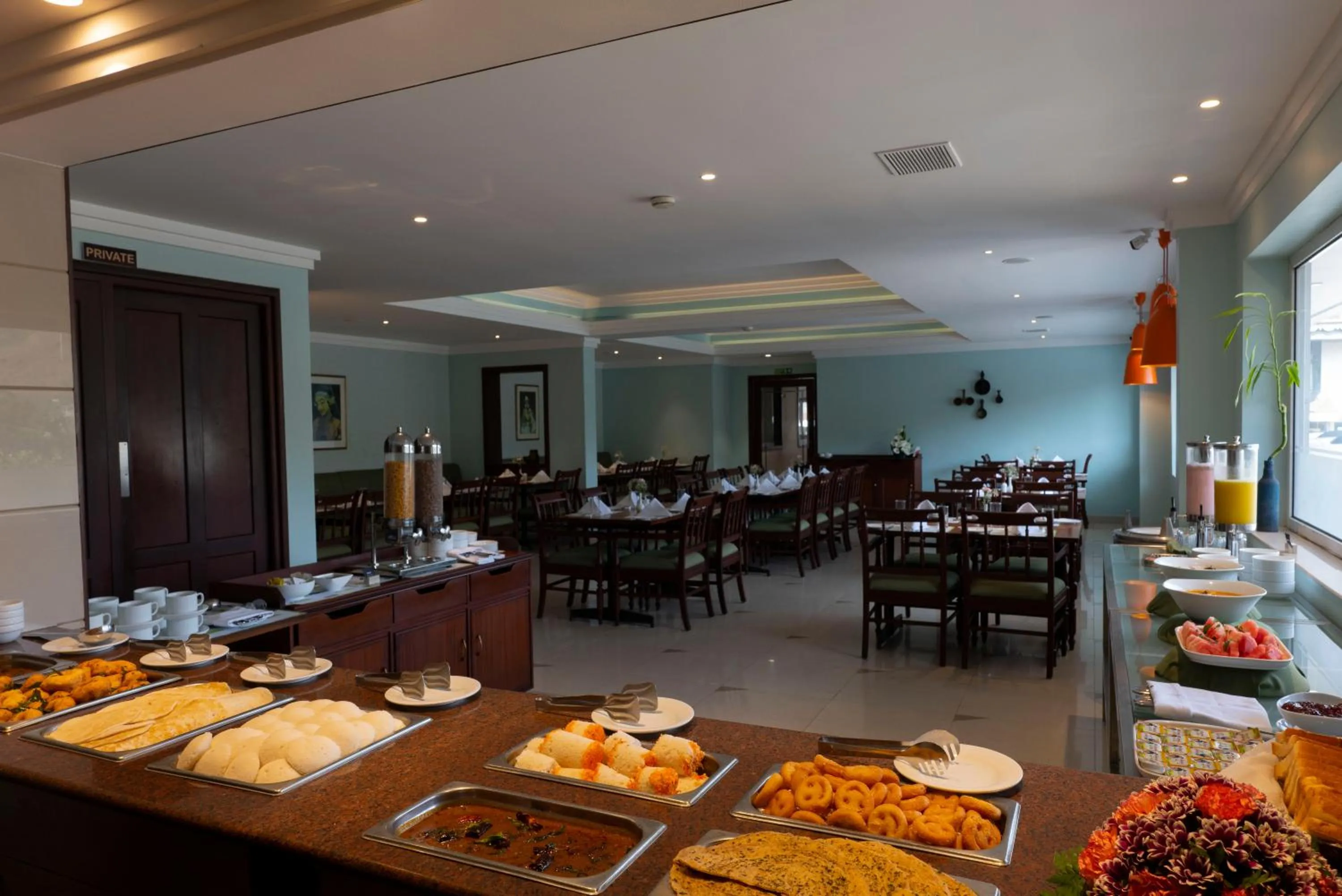 Restaurant/places to eat in Issacs Residency