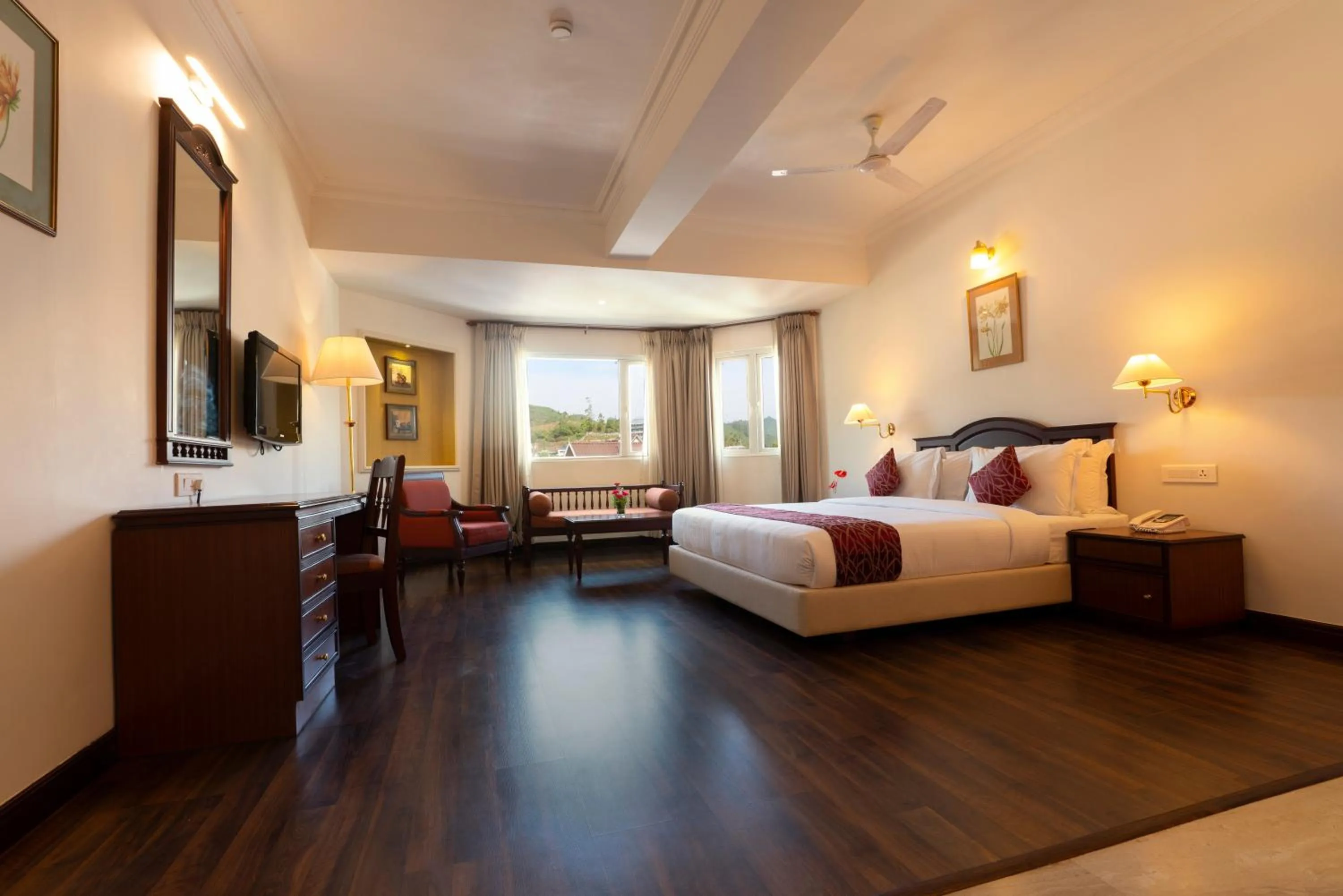 Photo of the whole room, Bed in Issacs Residency