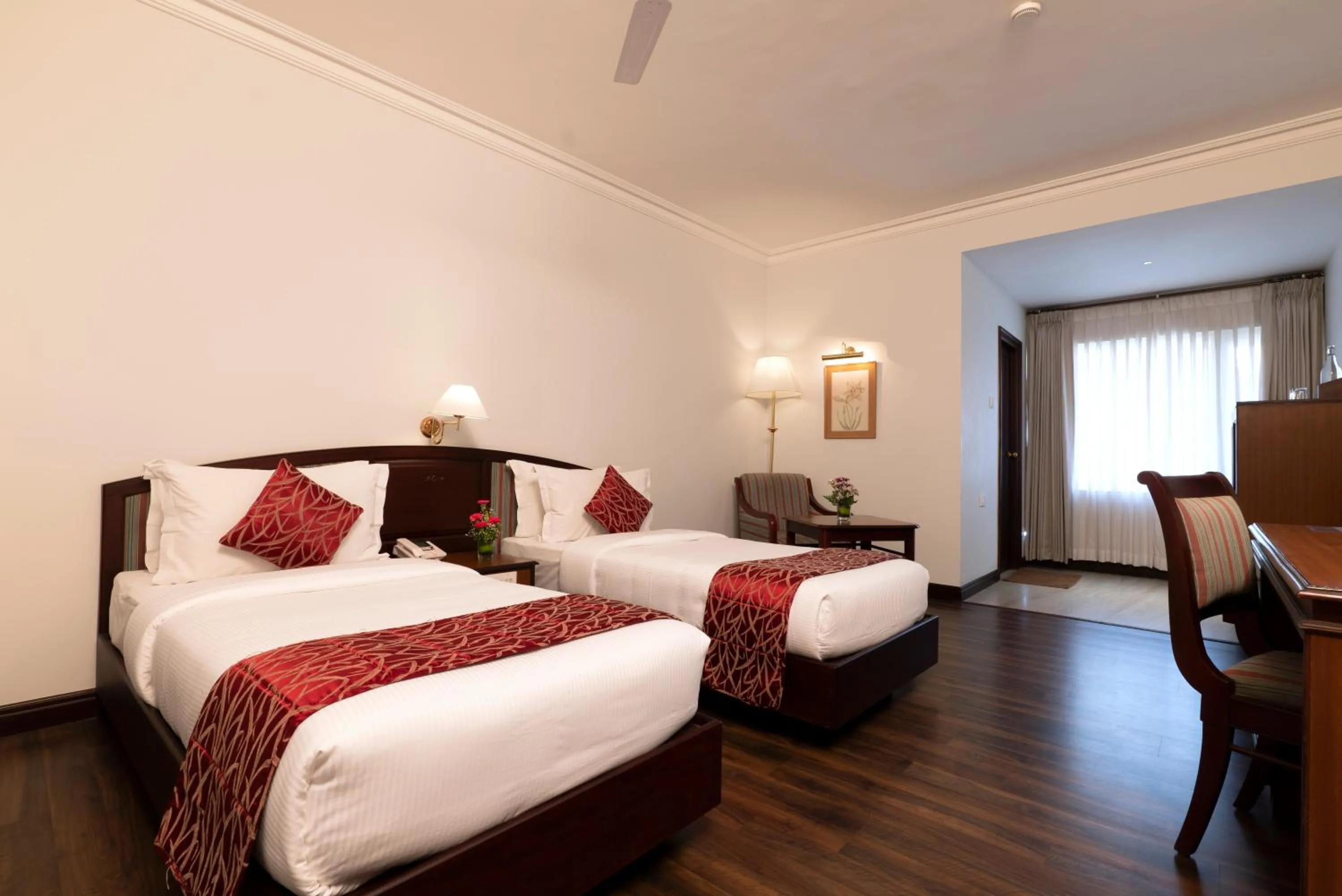 Photo of the whole room, Bed in Issacs Residency