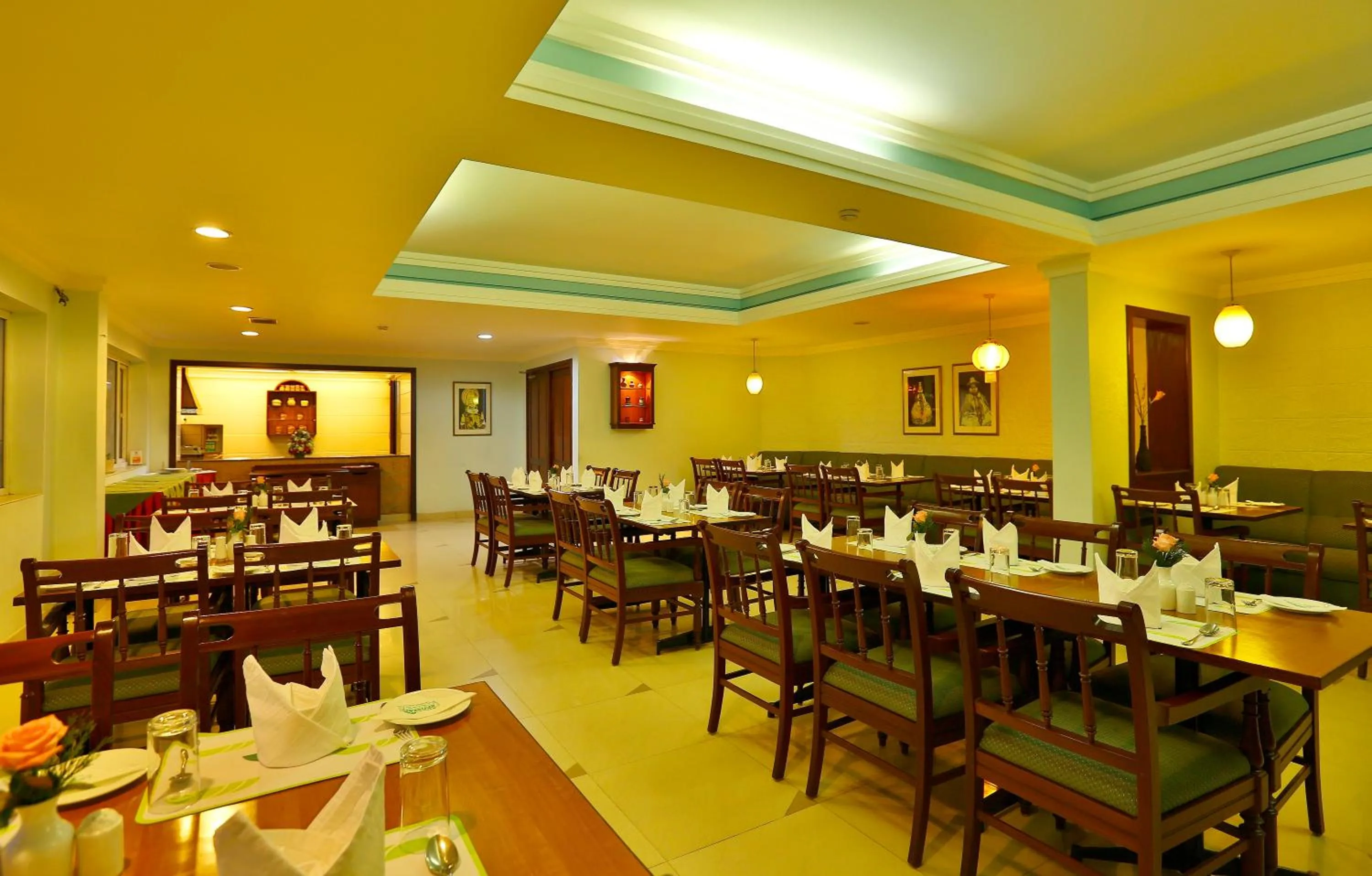 Restaurant/places to eat in Issacs Residency