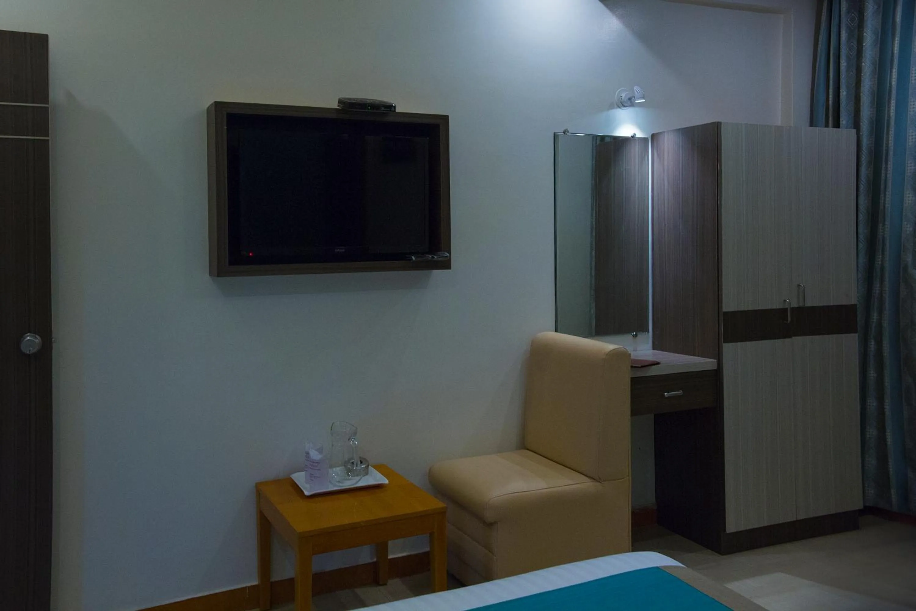 TV and multimedia in Aishwarya Le Royal