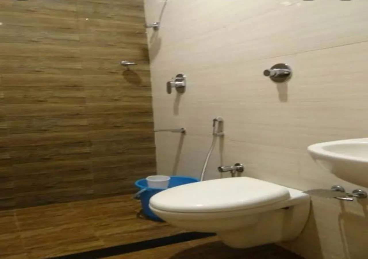 Bathroom in Shivalaya hotel