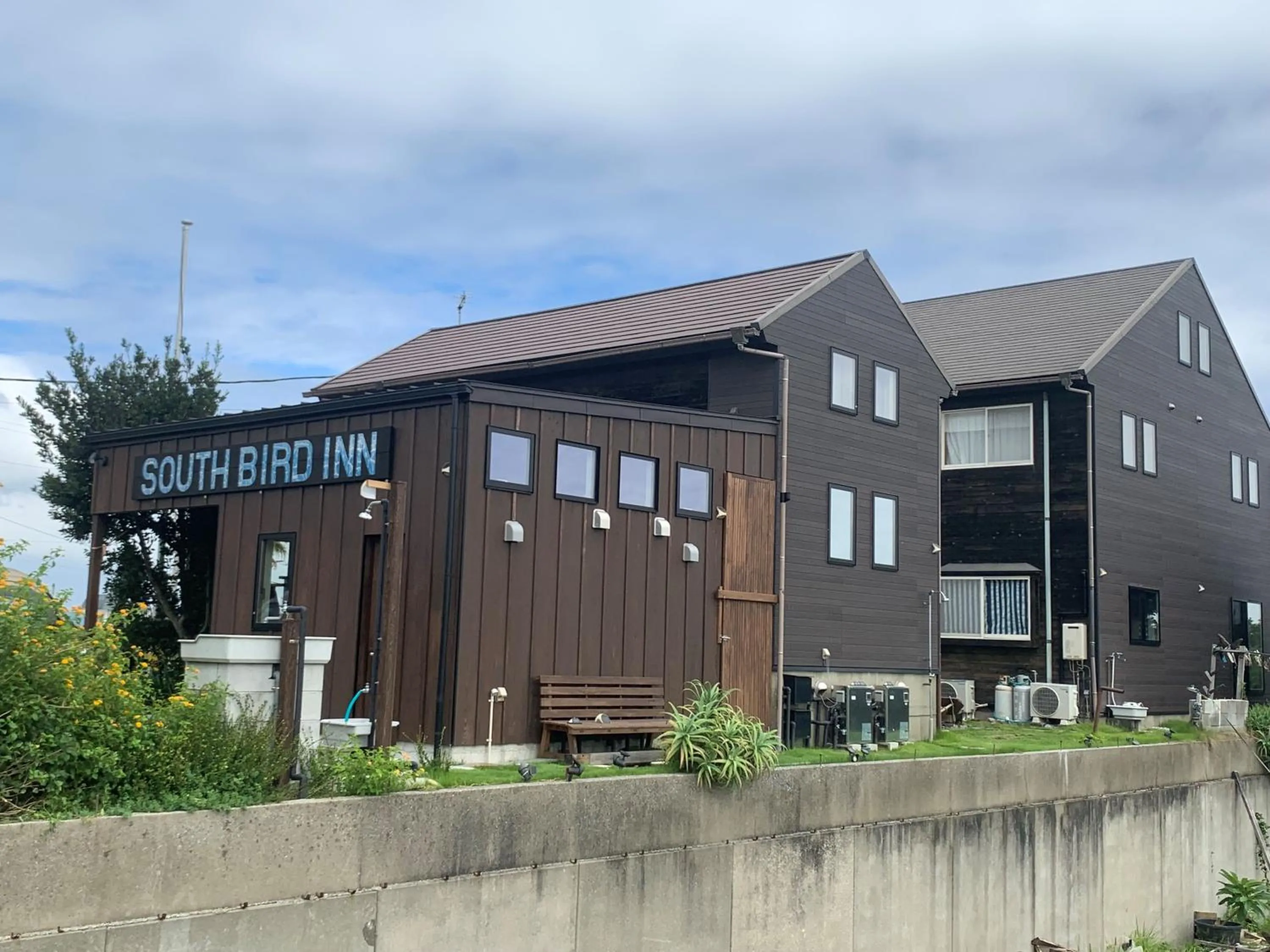 Property building in South Bird Inn