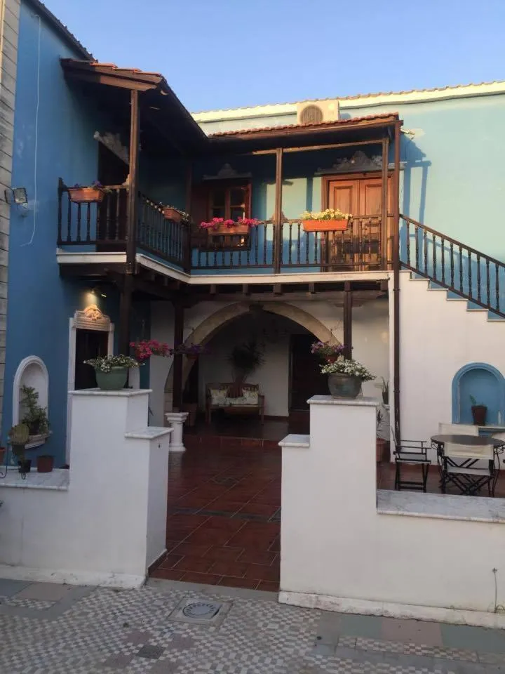 Property building in Villa Thermopilon