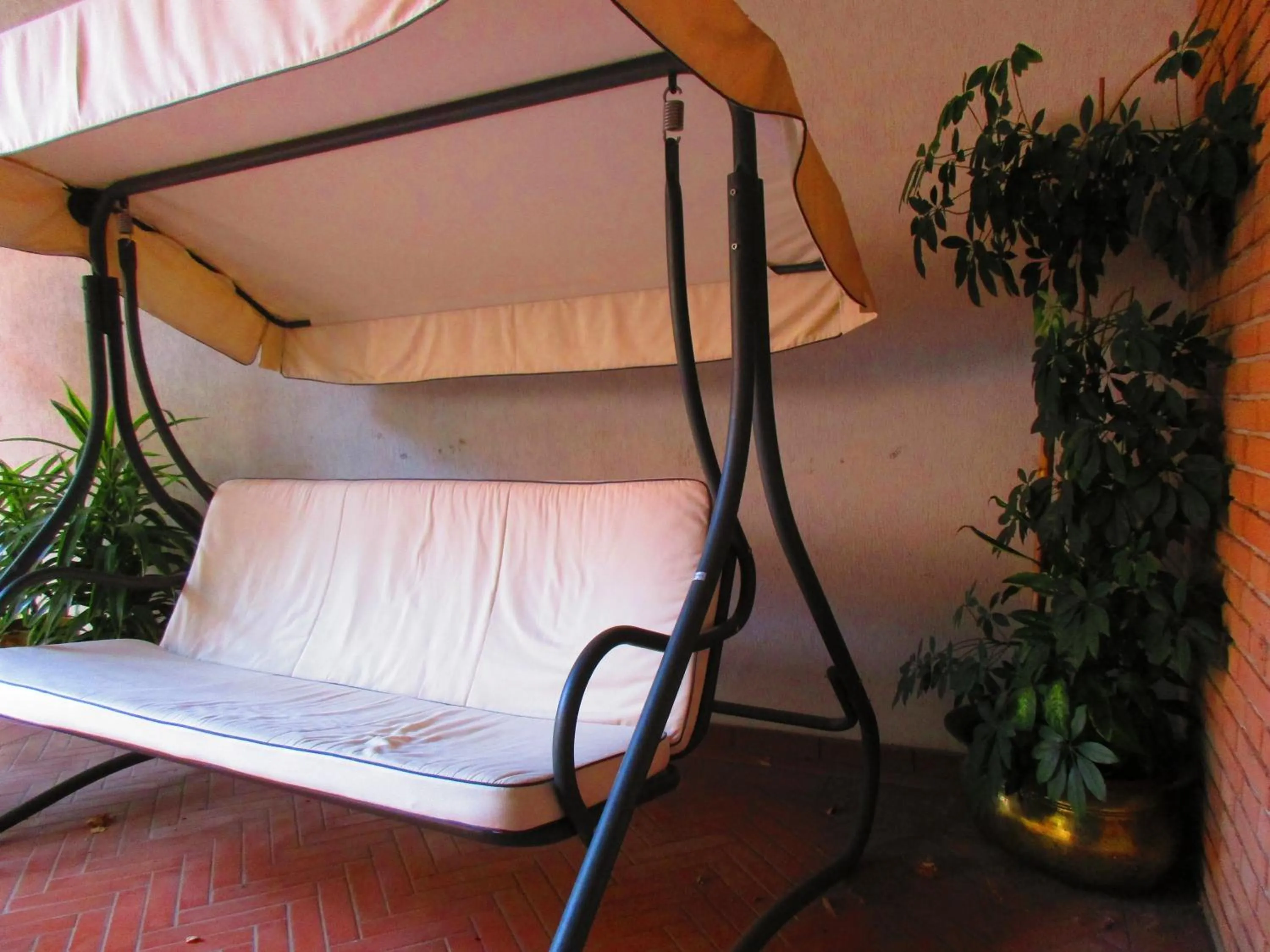 Patio, Bed in Albergo Sapori
