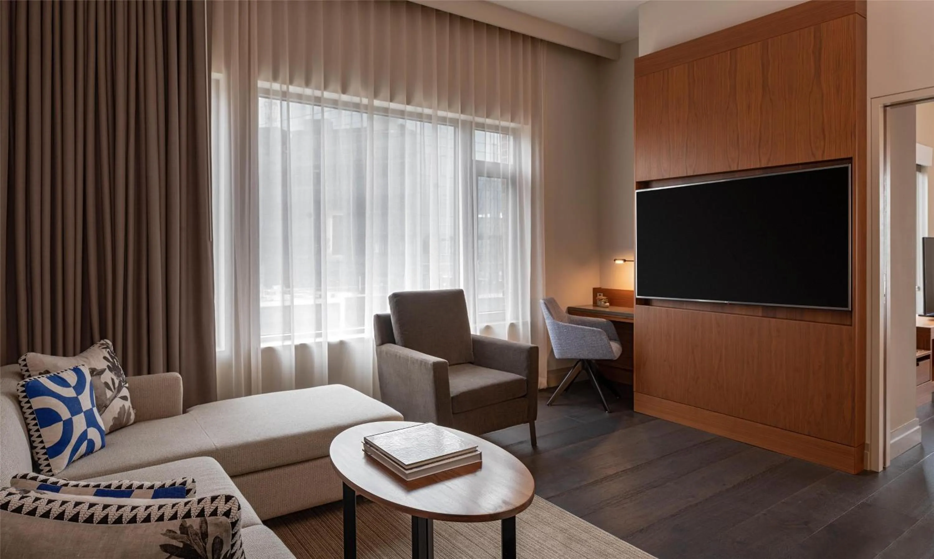 Photo of the whole room in Hyatt Regency Lake Washington at Seattle's Southport