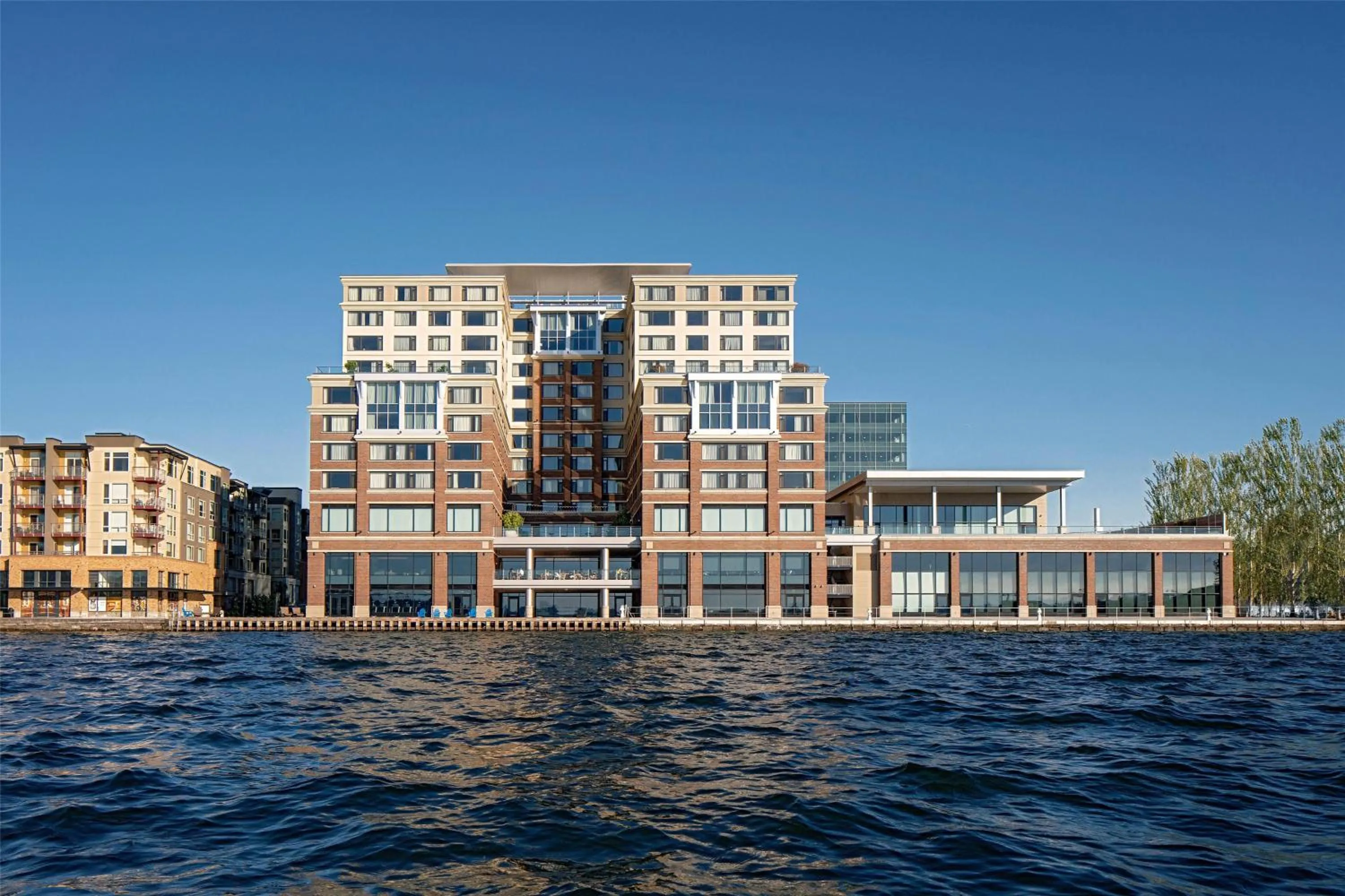 Property building in Hyatt Regency Lake Washington at Seattle's Southport