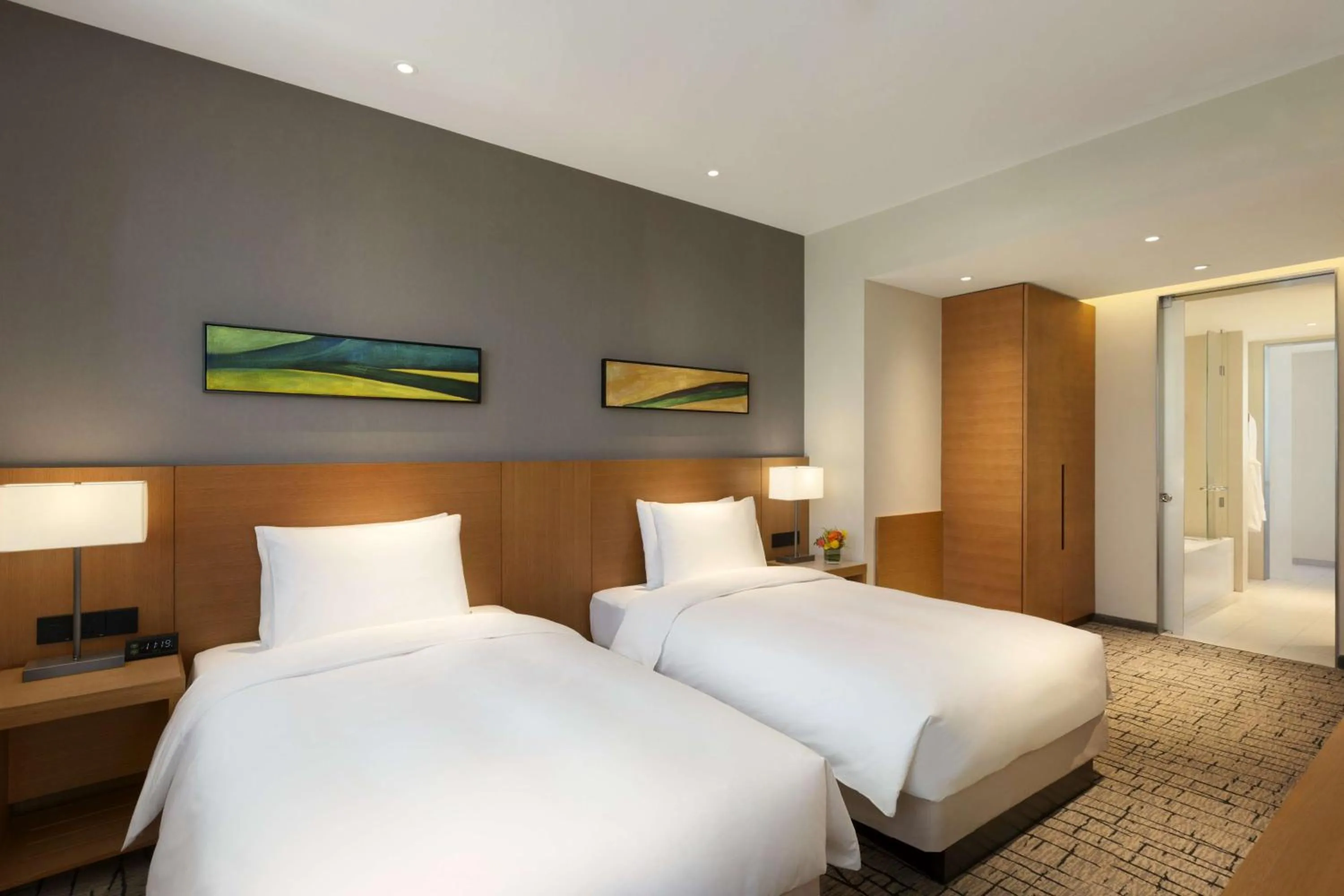 Photo of the whole room, Bed in Hyatt Place Yinchuan Yuecaicheng