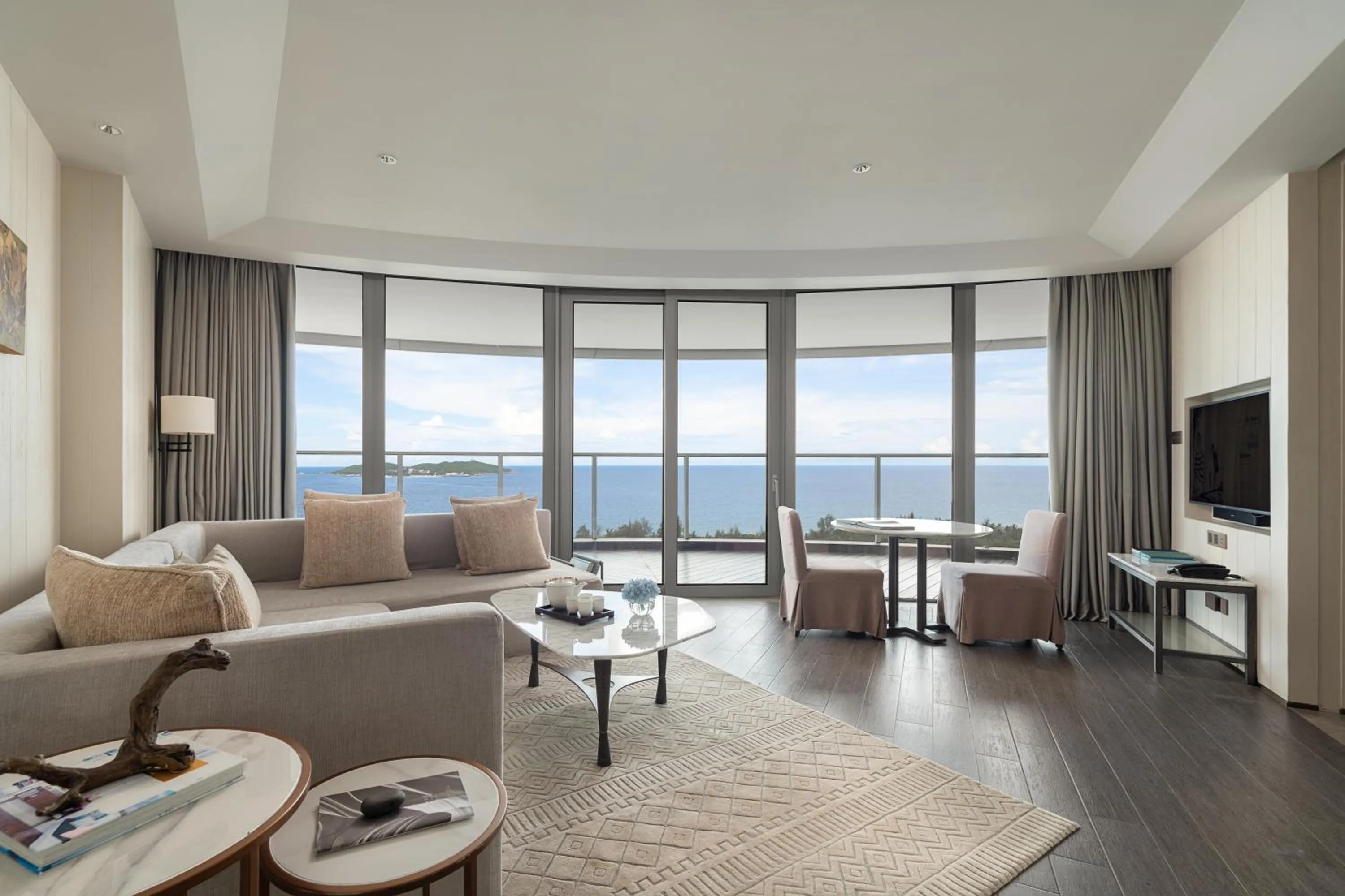 Living room in Rosewood Sanya
