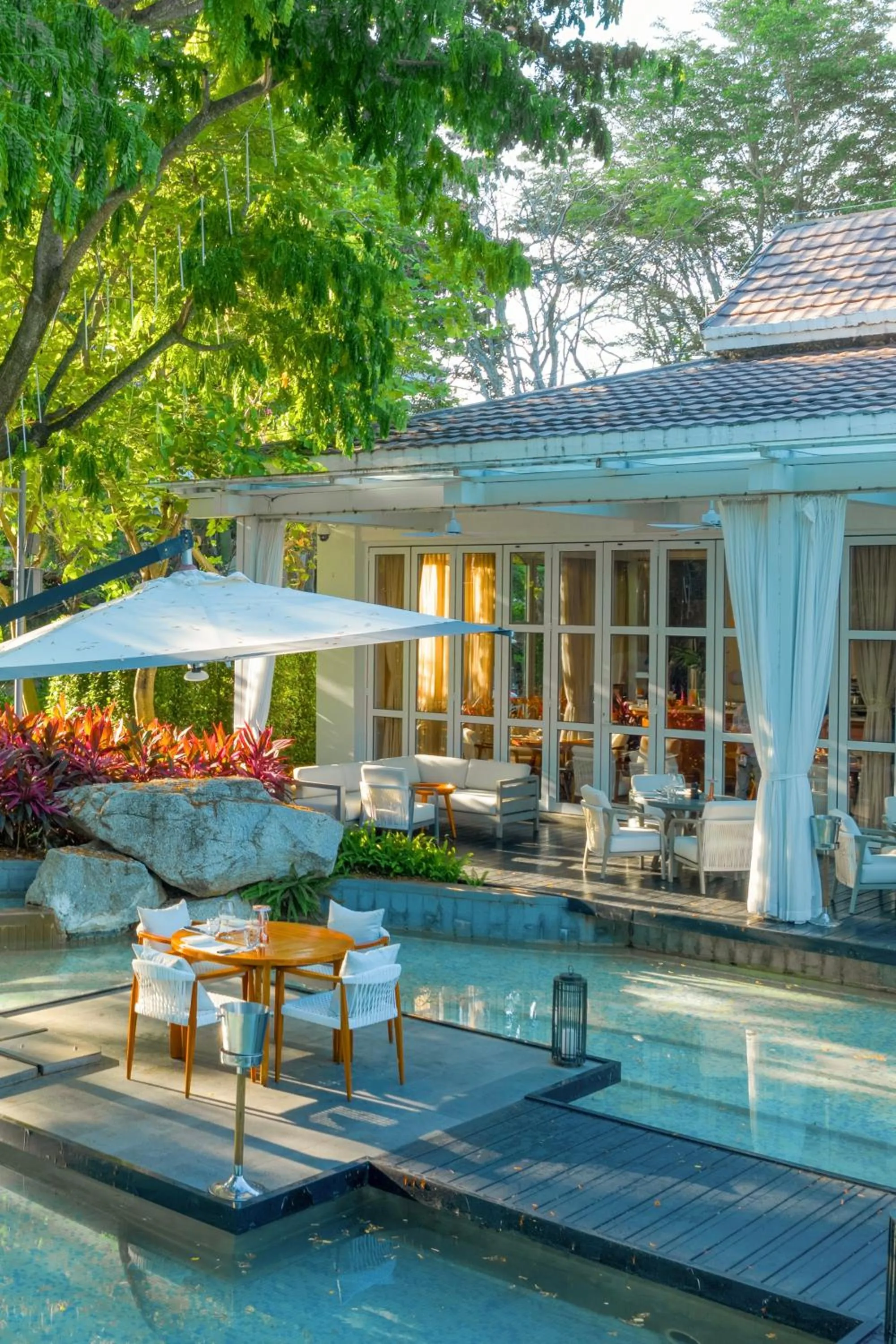 Restaurant/places to eat in Rosewood Sanya