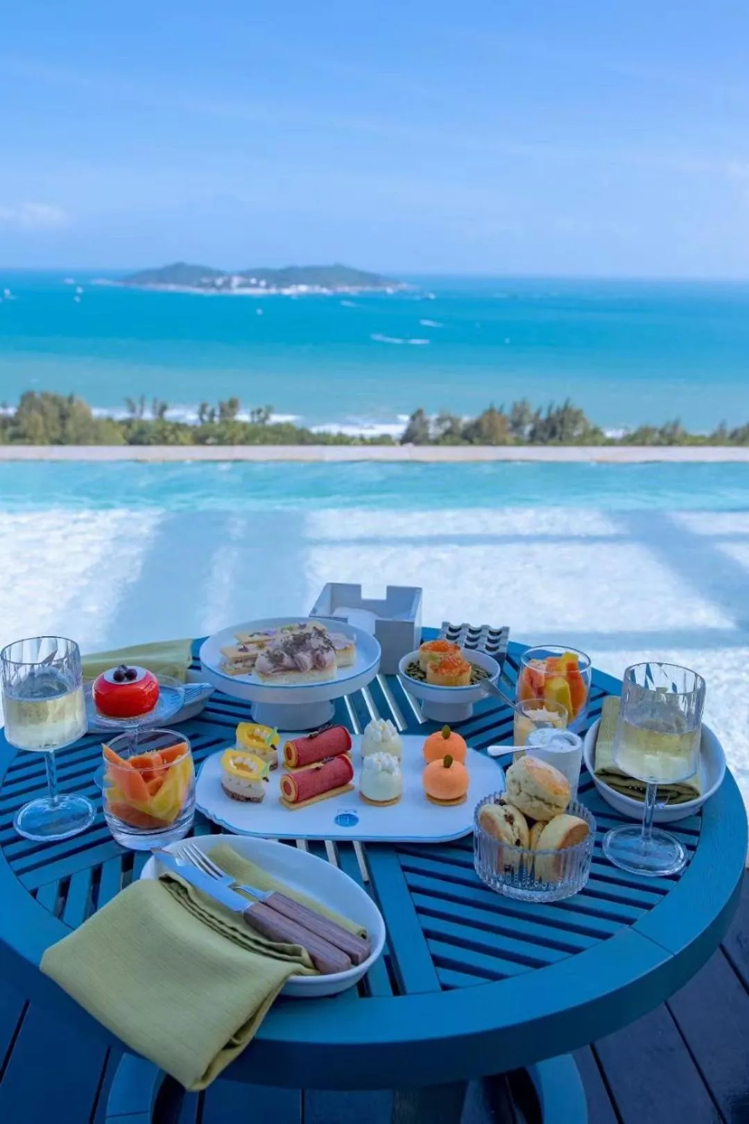 Restaurant/places to eat in Rosewood Sanya