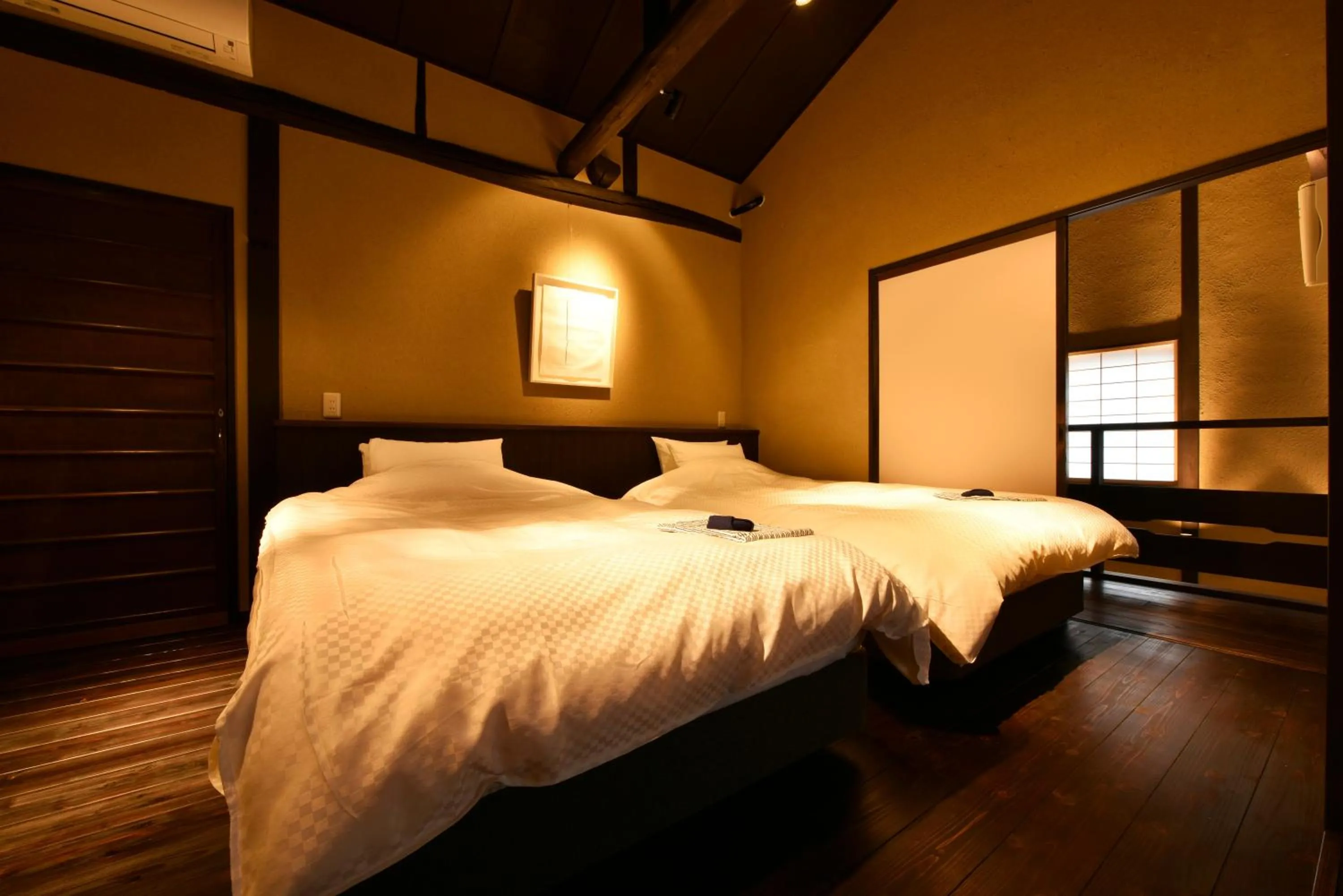 Bedroom, Bed in Kuraya Nanseicho