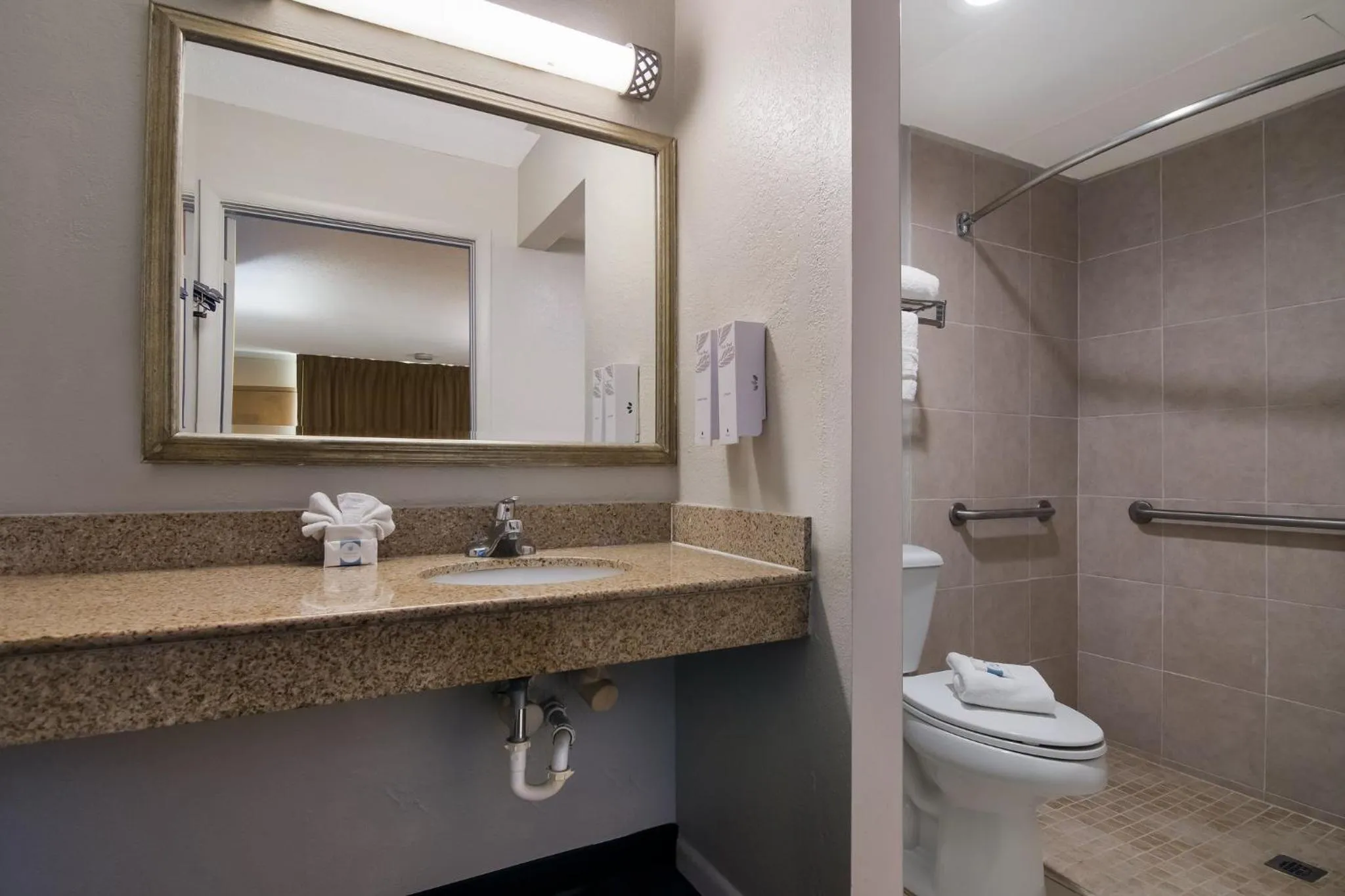 Bathroom in Red Roof Inn Vero Beach - I-95